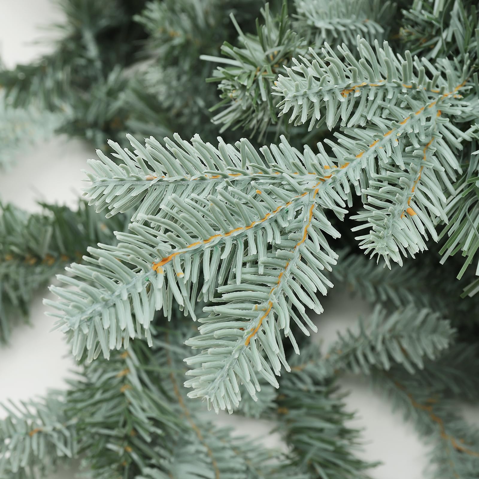Guirlande de Noël Artificielle SALCAR - 5 m - Gris-Vert Chic - Parfaite pour Décorer Votre Sapin, Porte, Fenêtre et Balcon pour Un Noël Enchanté