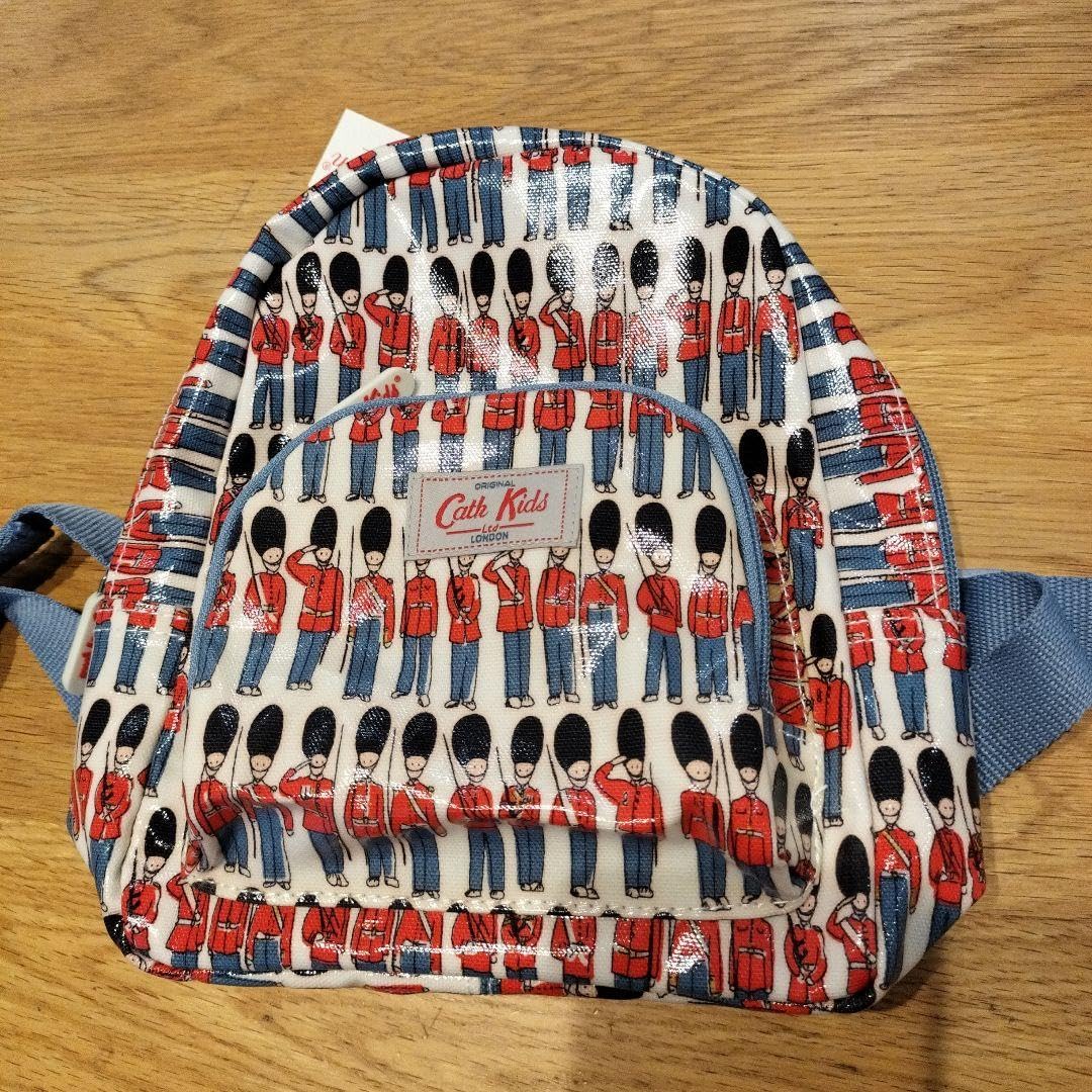 Amazon.co.jp: キャスキッドソン 兵隊柄 リュック 縦23横20まち7cm