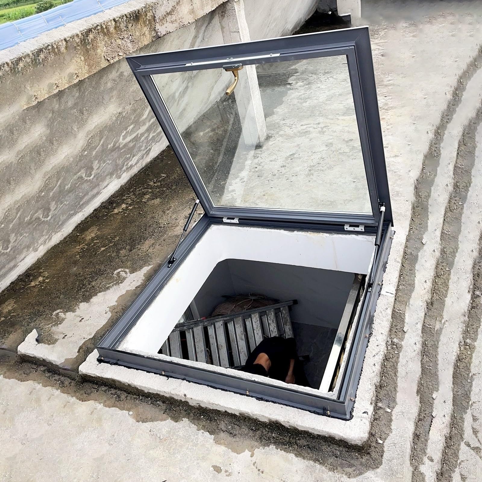 Fenêtre d'éclairage de ventilation en alliage d'aluminium, trappe d'entretien du cadre de toit extérieur, couverture de lucarne de toit de maison avec verre, couvercle de trappe de fenêtre de sous-sol