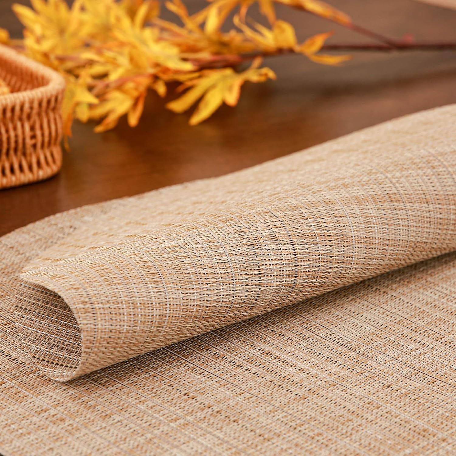 15 Inch Round Placemats Set of 4, Washable Vinyl Woven Place Mats | Heat Resistant Non-Slip Braided Table Mats for Dining Table Kitchen Indoor & Outdoor Use (Beige, Set of 4)