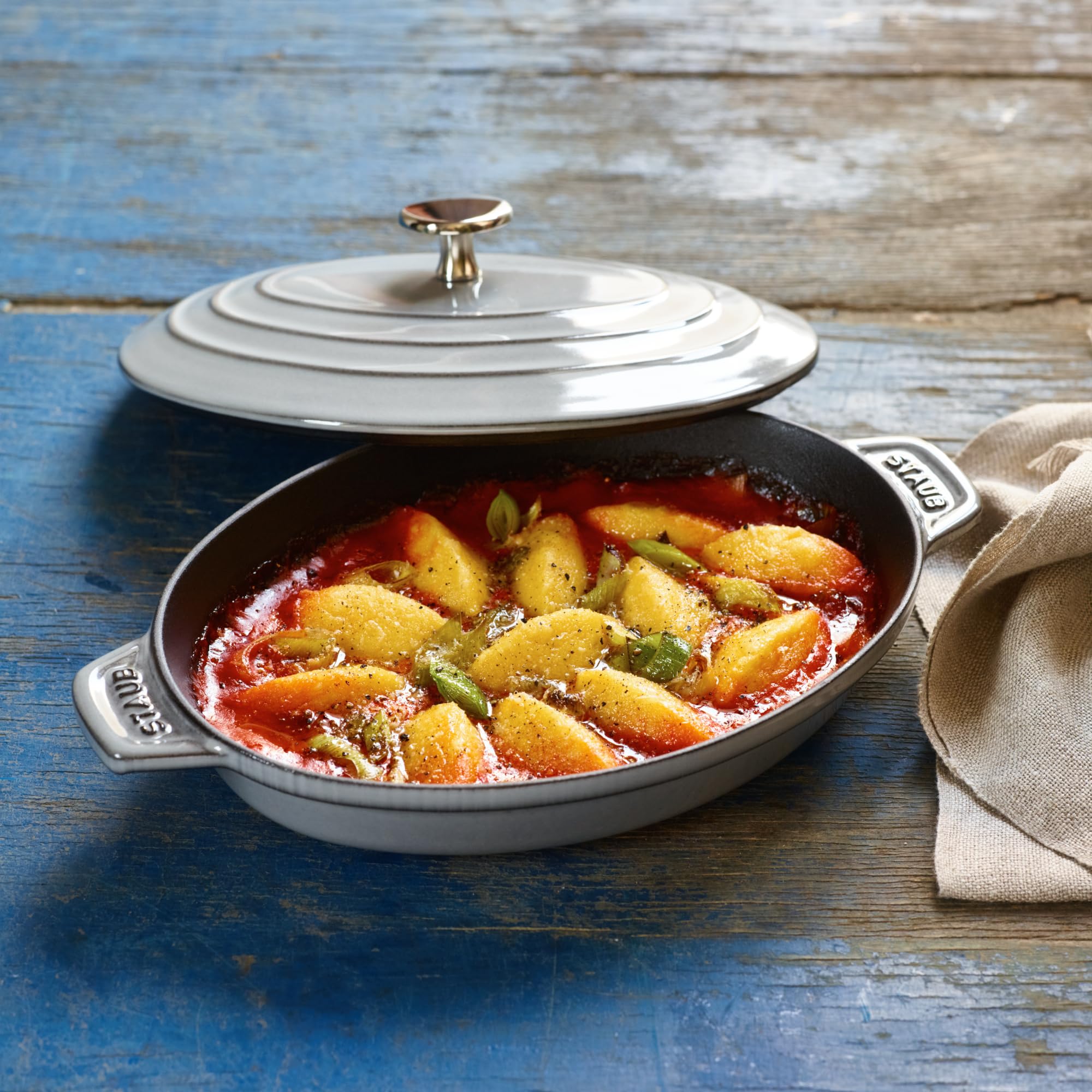 Amazon.co.jp: Staub Oval Plate with lid, 22.9cm x 6