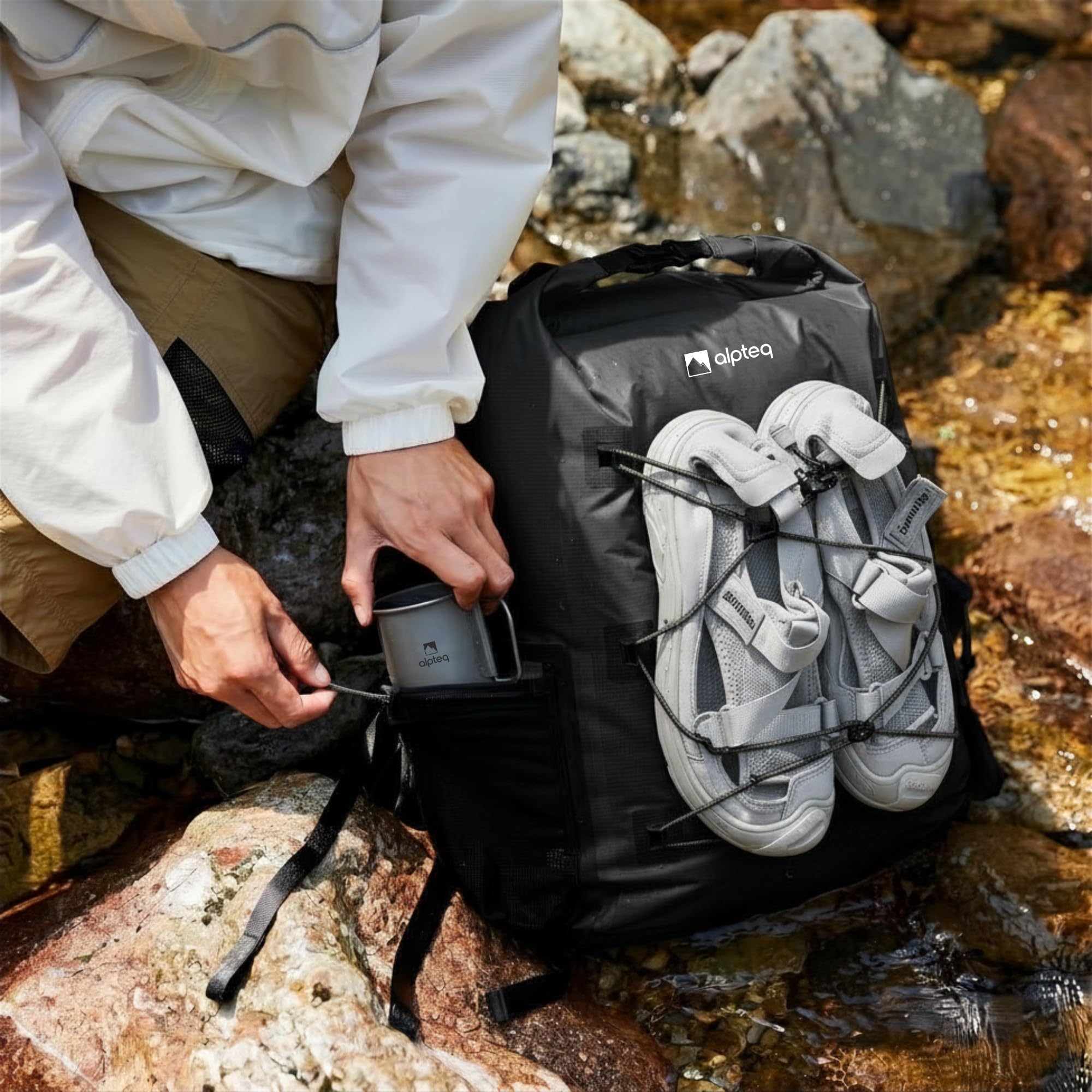 AlpPack - Zaino ultraleggero da 20 l, impermeabile, per escursioni, trekking, viaggi, città e attività all'aperto, materiale innovativo high-tech, ossidiana antracite, 20 Liter, Urban
