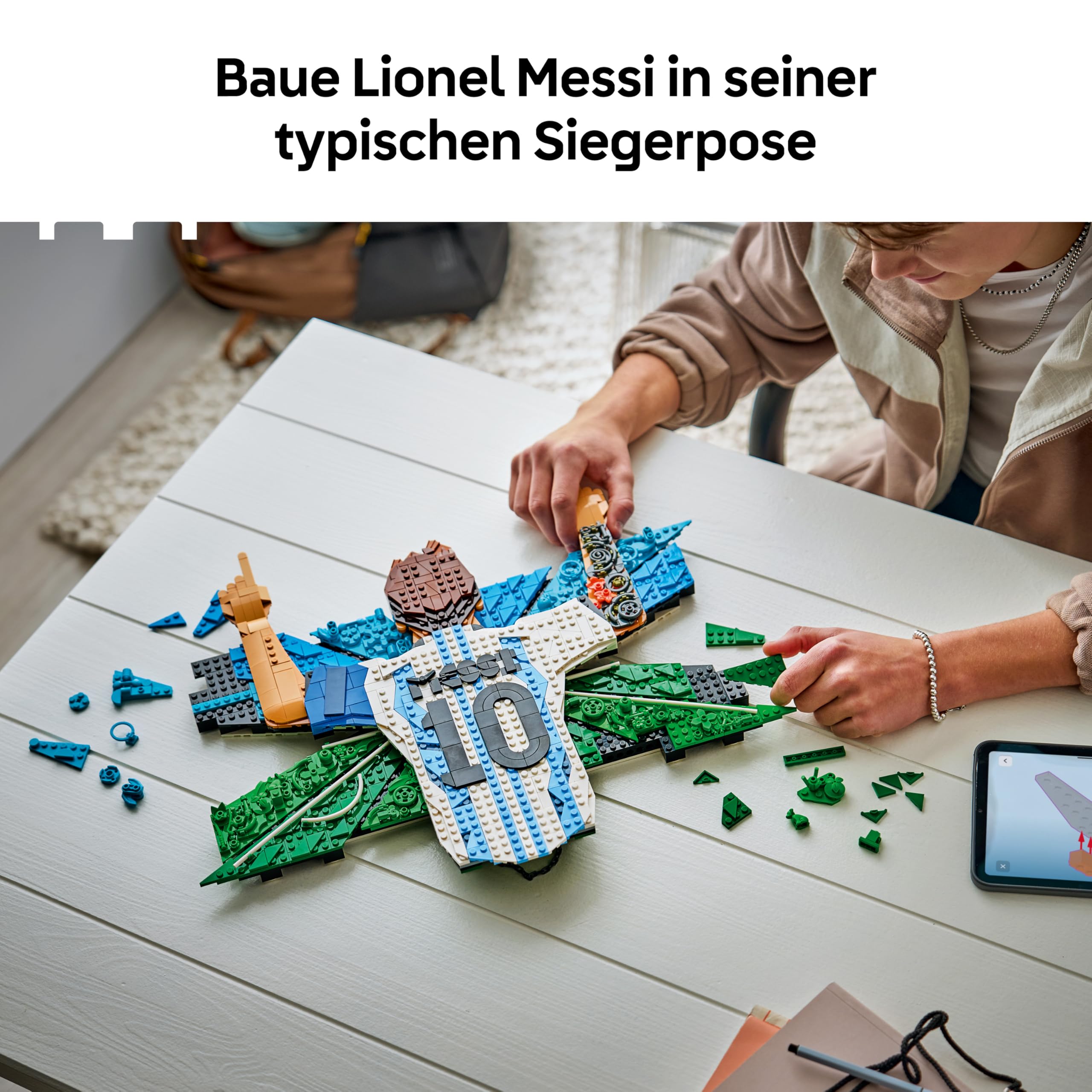 LEGO Editions Lionel Messi – Torjubel - 3D DIY Wandbild Set - DIY Deko für Kinder - Fußball Geschenk für Jugendliche ab 14 Jahren, Mädchen, Jungen und Erwachsene Sportfans - 43018