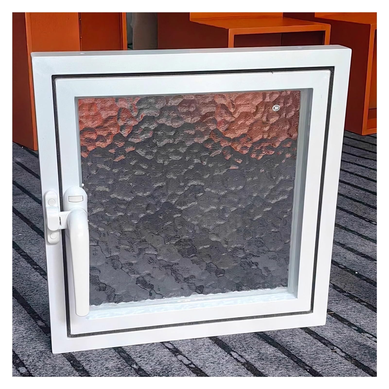 Ventana abatible de vidrio reforzado para aplicaciones comerciales y residenciales