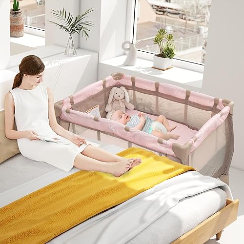 Miniatura 2 de HONEY JOY Pack and Play, corralito portátil 3 en 1 con moisés, cambiador, ruedas bloqueables, caja de música, centro de guardería plegable para cuna