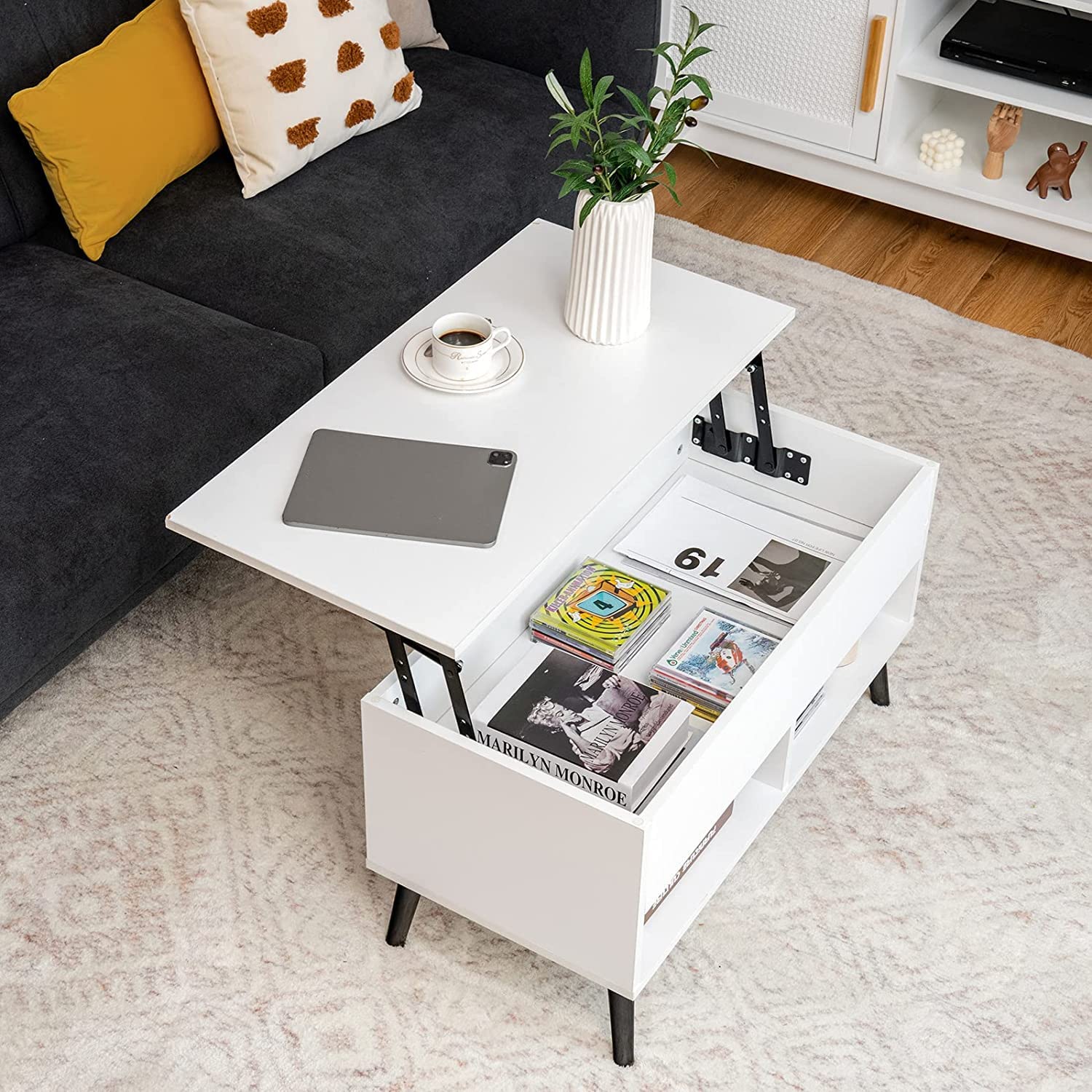 GOPLUS Mesa Baja elevable para Bar de Gas con Bandeja elevable, Mesa Baja con 1 Compartimento Oculto y 2 estantes Abiertos, Patas de Madera para salón, Dormitorio (Blanco)