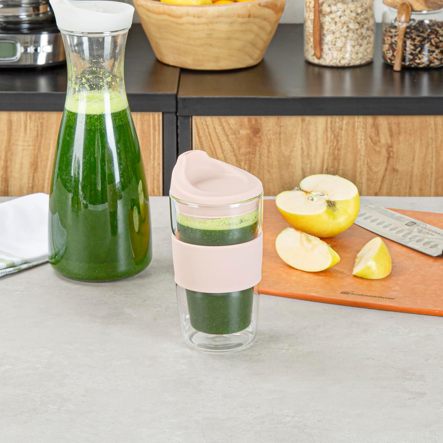 Restaurantware Glass Travel Mug 1 Count 12 Ounce Double Wall Borosilicate Reusable Coffee Cup, Spill-Resistant Tan Silicone Lid, Clear Drinkware Mug for Hot and Cold Beverages - Image 4