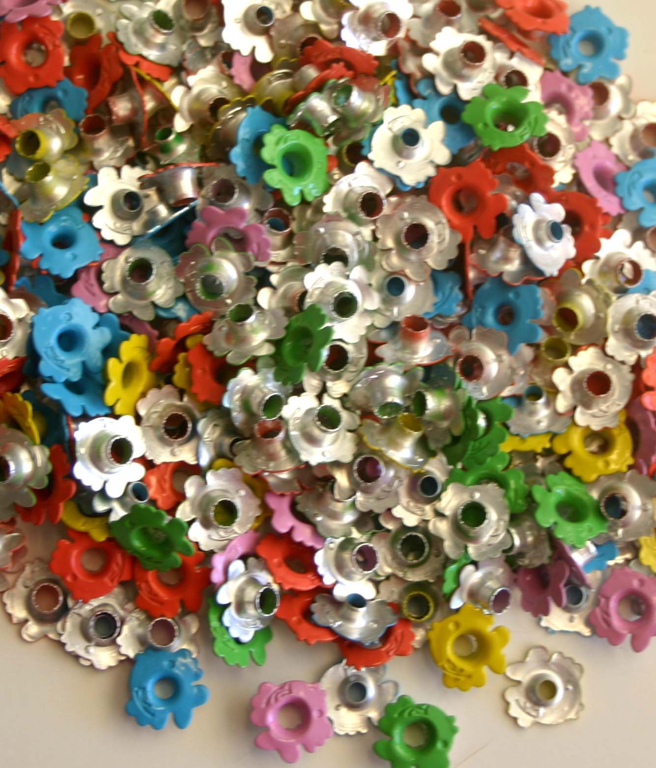 Designs by Jude 3/16" Assorted Color Top Painted Aluminum Fish Eyelets - 500 Pack
