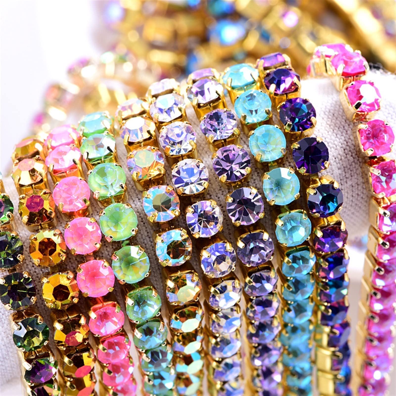 ACiyD Strassband 1 Yard Neon Glas Strass Kette Bunte Kristall Goldene Basis Strass Cup Trimmen Strass Kette zum Basteln (Color : Peridot, Size : SS6.5 1Yard) (Fuchsia SS16 1Yard)