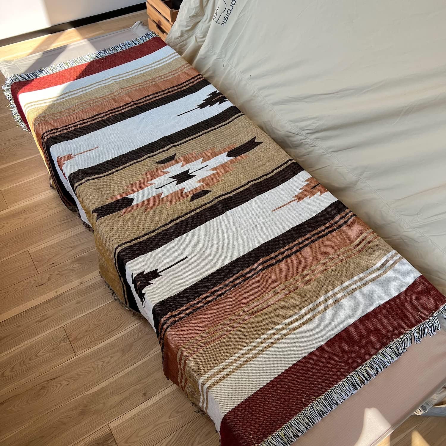 ブランケット ネイティブ柄 膝掛け レッド キャンプ キャンプベッド 毛布 多機能 民族風 部族 車中泊 毎週更新