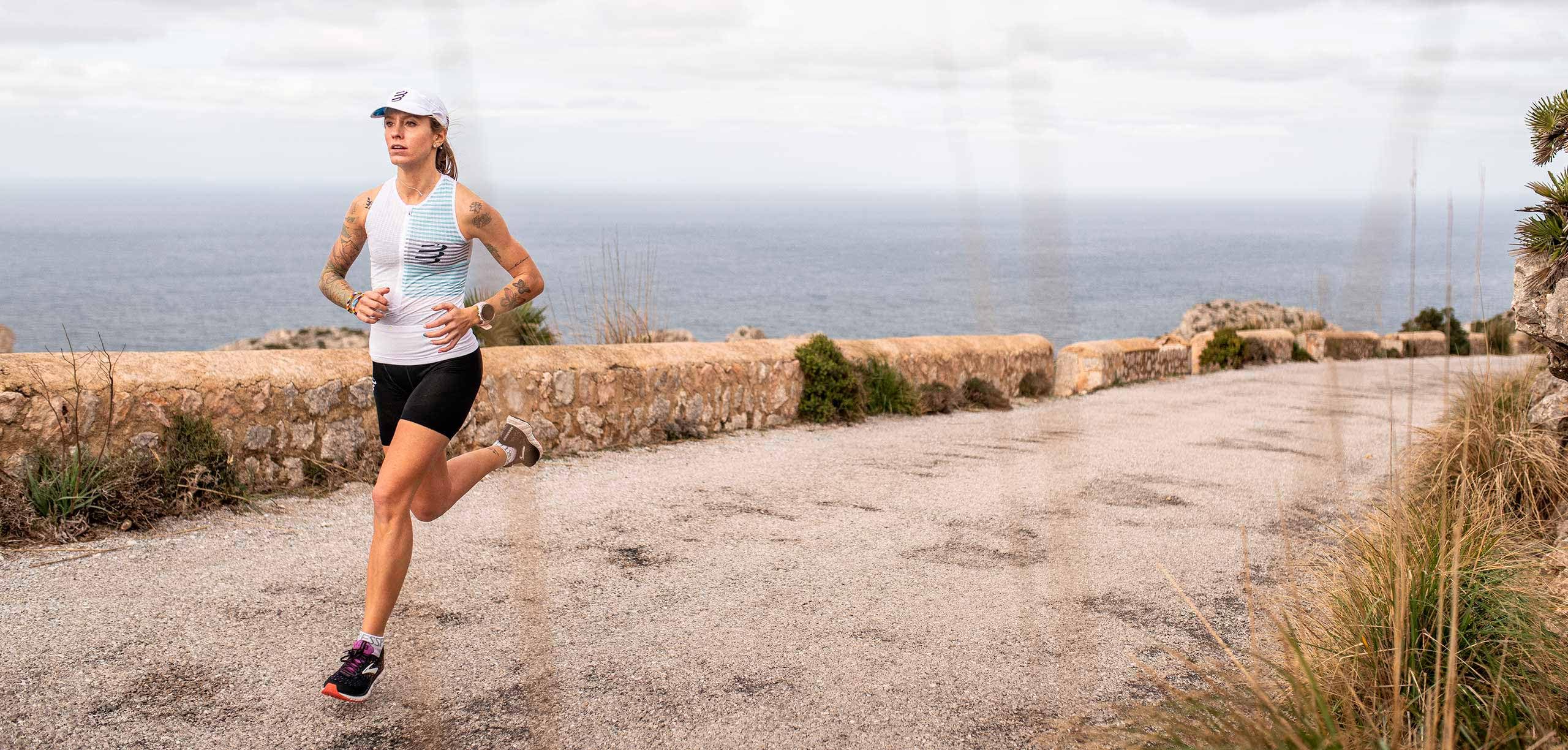 COMPRESSPORT Pro Racing Cap | Casquette de Running Ultra-légère – Ergonomique, Respirante, séchage Rapide – Visière articulée pour Protection Solaire – Idéale Trail, Running et entraînement intensif