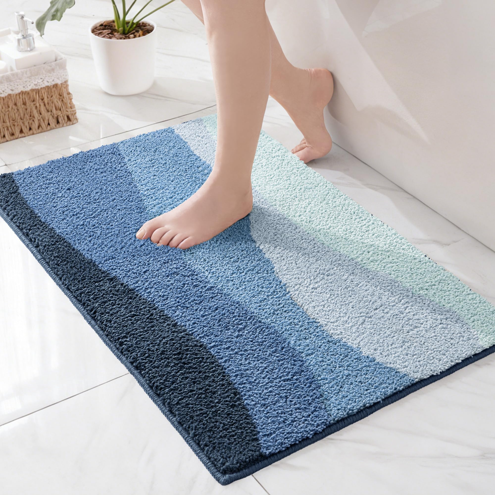Exclusivo Mezcla Tapis de Bain en Microfibre - Antidérapant, Absorbant et Extra Doux, Séchage Rapide et Lavable en Machine, pour Salle de Bain, Douche et Déco, 40 x 60 cm, Mélangé Bleu