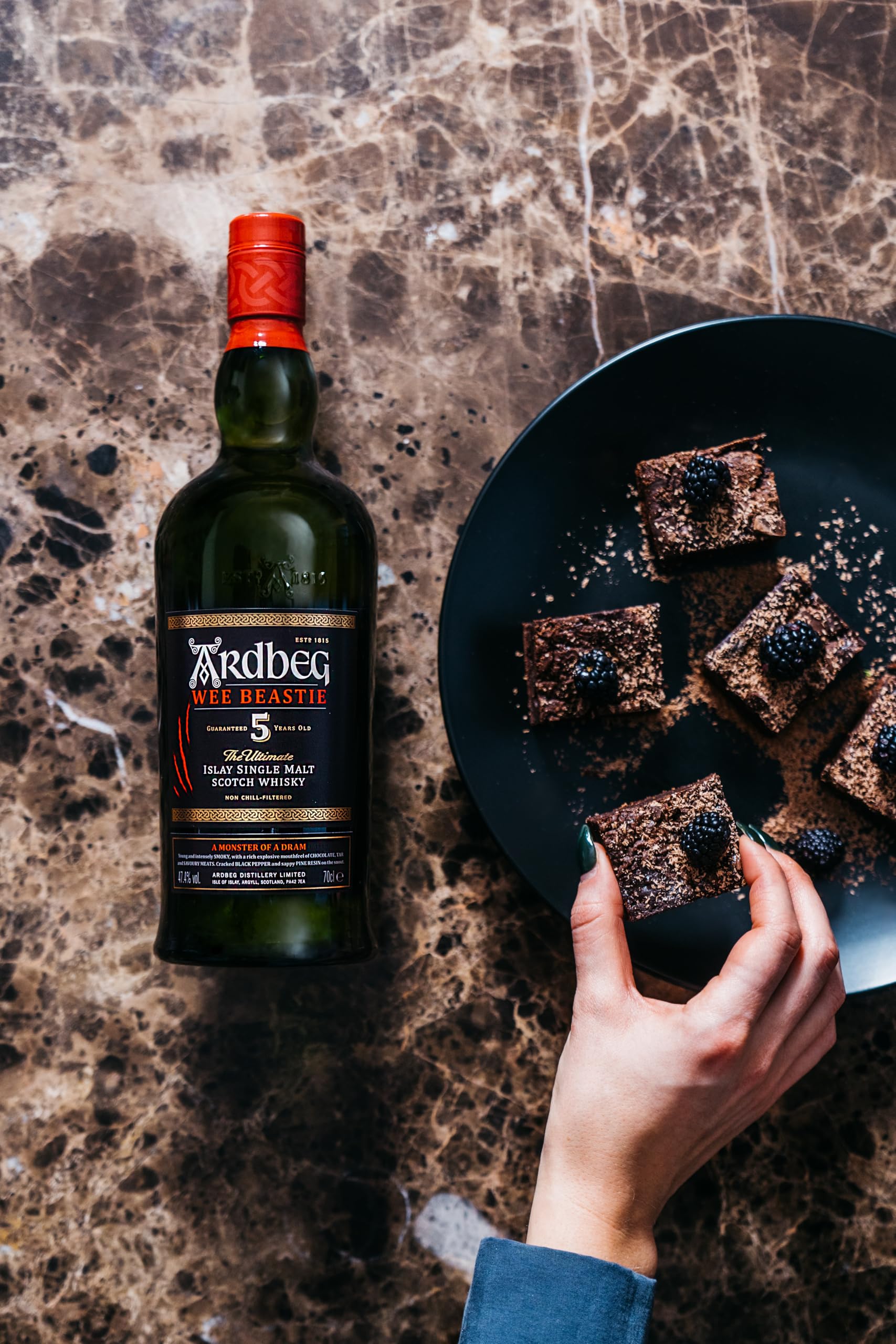 Ardbeg Wee Beastie 5 Years Old Islay Single Malt Scotch Whisky, 70cl | Intensiv torfig & rauchig | Gereift in Bourbon- & Oloroso-Fässern | Typischer Islay-Charakter | Pur oder im Cocktail