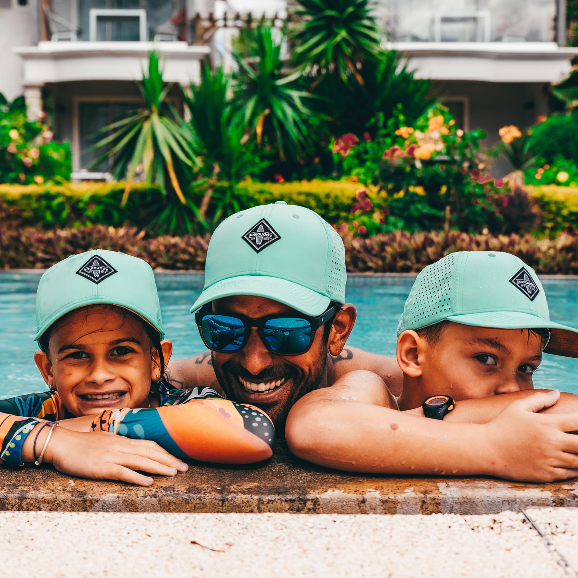 Soulbuddy Snapback Cap Sports Cap – 2er-Set Familien Outfit Set – Cap Herren Cap Damen Cap Kinder – Atmungsaktiv – Schnelltrocknend – One Size und 1 Kinder Cap Größe M oder L