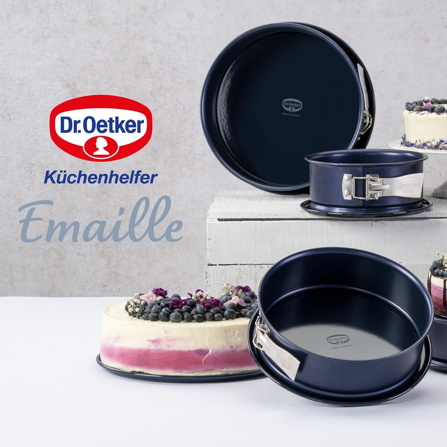 Dr. Oetker Springform Cake Tin Diameter 18 cm Baking Love Enamel Baking Mould for Round Cakes Cake Tin with Cut and Scratch Resistant Enamel Serving Base Mould with Leakage Protection (Colour: Blue)