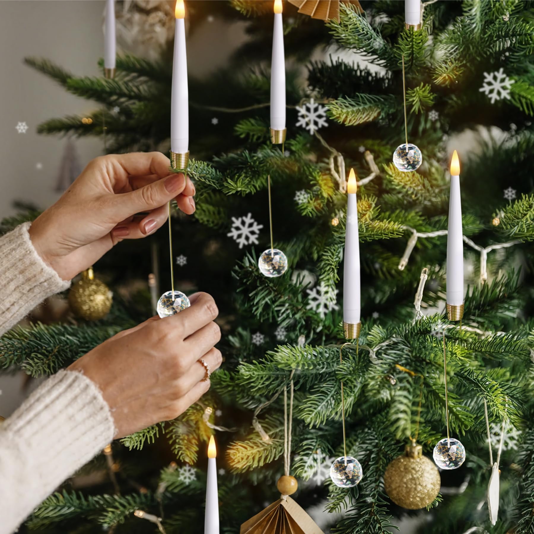 Yeelida Confezione da 12 Candele LED Corte 1,2cm x15,5cm sfarfallanti a distanza con 12 ganci a sfera di cristallo, Temporizzatore a batteria in plastica bianca senza fiamma per decorazioni festive