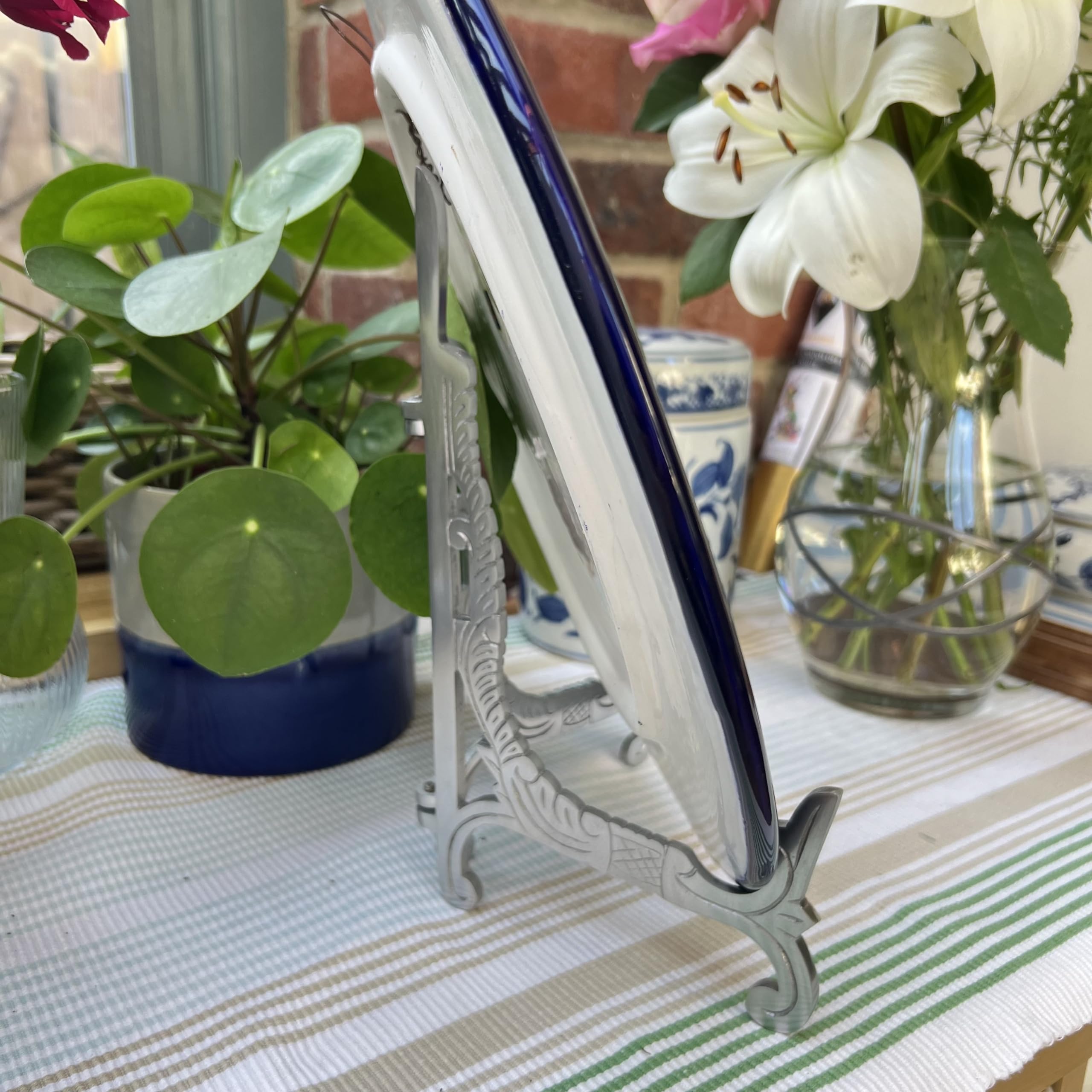 Thorness Large 10 inch Metal Easel Silver Finish - Image 3