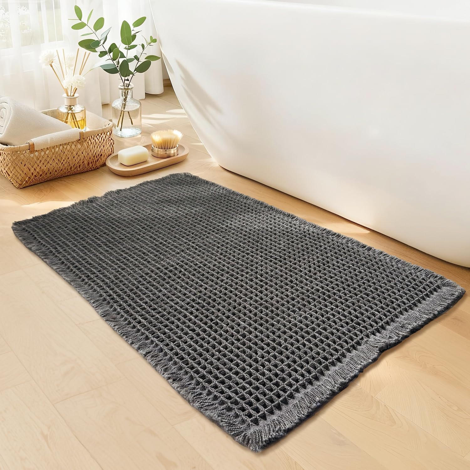 GRLYUH Waffle Bath Mat - Boho Bathroom Rugs Non Slip Washable, Super Absorbent & Quick Dry, Small Bath Mats Farmhouse Bathroom Decor, 46 x 77 cm, Dark Grey