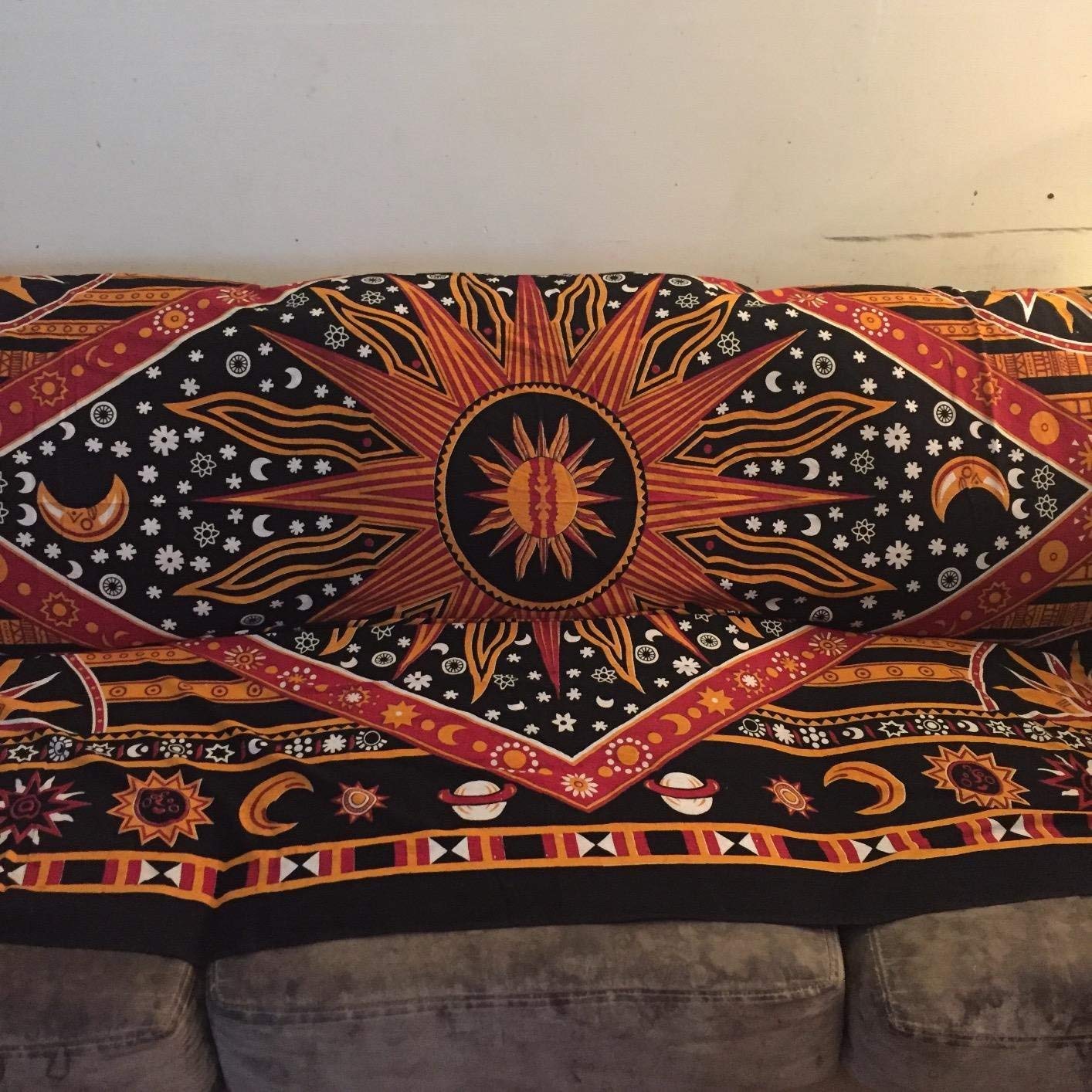 Popular Handicrafts Wiszący gobelin ścienny do sypialni hipisowskie palące słońce i księżyc medytacja bohema hipisowski psychodeliczny design indyjskie gobeliny narzuta 90 x 108 cali (230 cm x 270 cm)