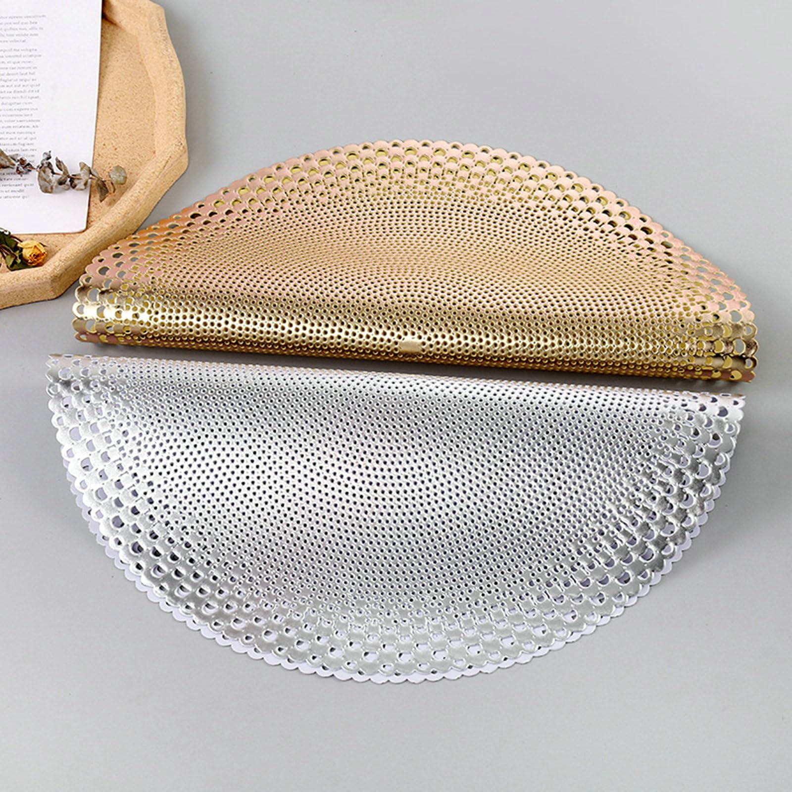Juego de 10 manteles individuales de cocina redondos, lavables y sencillos, redondos, vacíos, de color liso, manteles individuales de PVC antideslizantes resistentes al calor, color plateado
