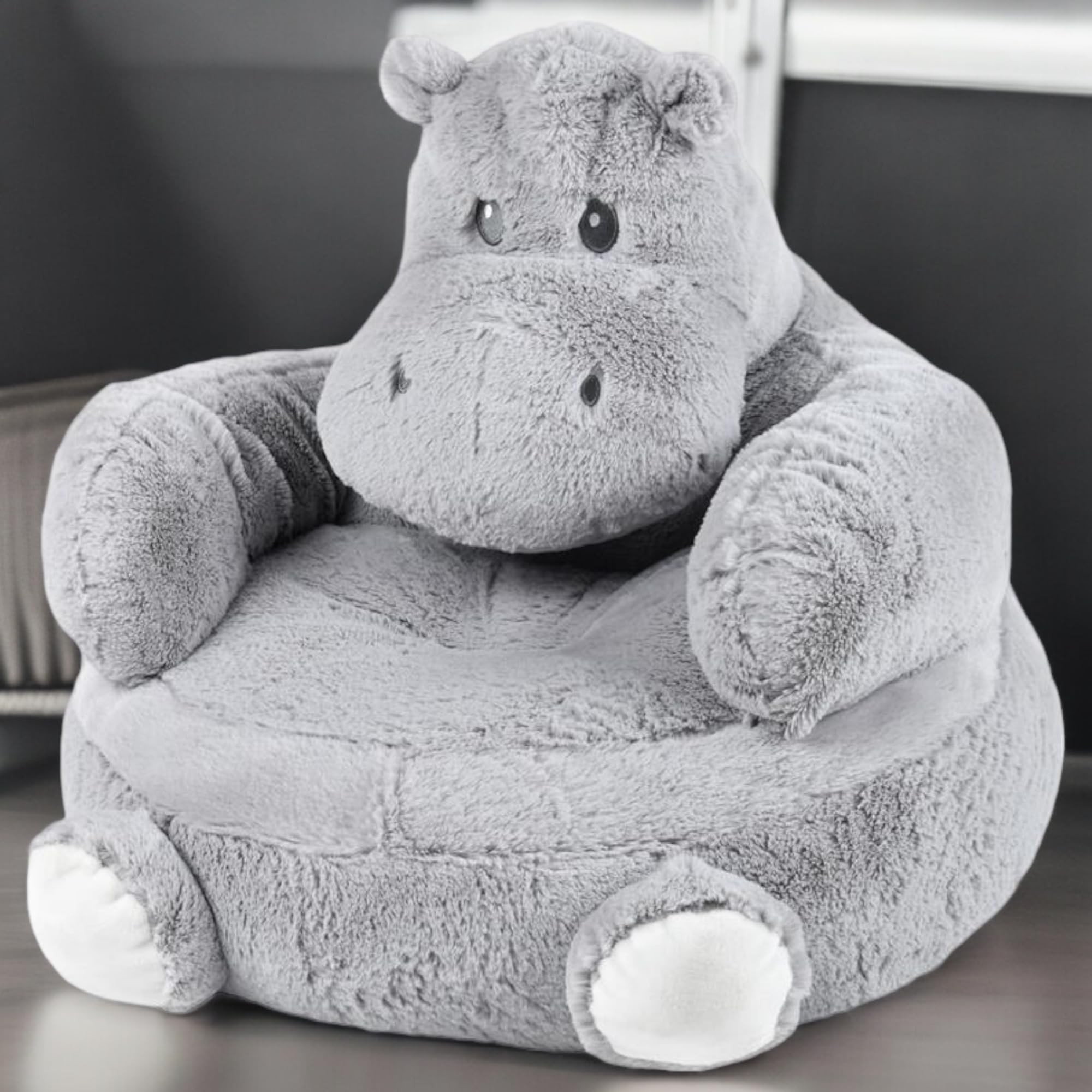 TIENDA EURASIA - Puff Infantil Decorativo | Puff Salon | Diseño Original de Animales | Tacto Terciopelo Suave | Base Acolchada | 45 x 45 cm (Ethan Hippo - 265001)