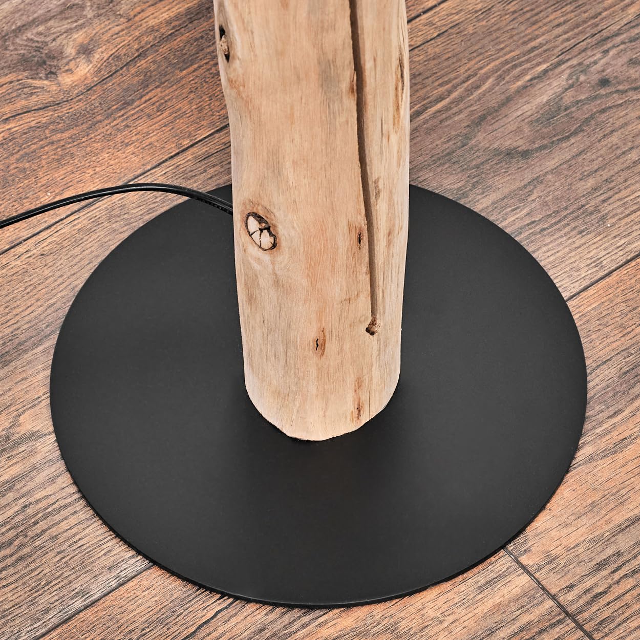 HOFSTEIN Stehleuchte Bongal, Stehlampe aus Holz/Metall im skandinavischen Design, Boho-Style, Schirm aus Seegras, Ø 40 cm, E27, 148 cm, mit Fußschalter - Wohnzimmer, Schlafzimmer, Esszimmer, Flur