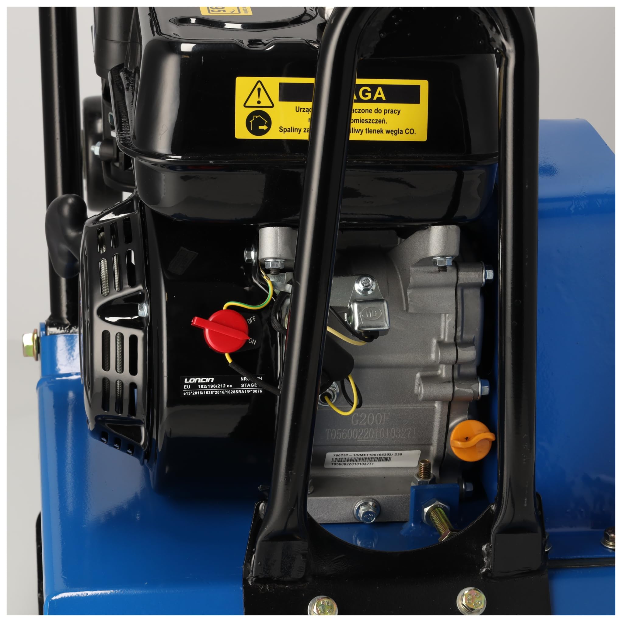 DEDRA Rüttelplatte Leistung 4100 W, Gewicht 88 kg, Hubraum 196 cc Loncin, Plattengröße 420x550 mm, 5800 Schläge pro Stunde, für Bauarbeiten, mit Gummimatte, mit Räder und große Transportgriffe