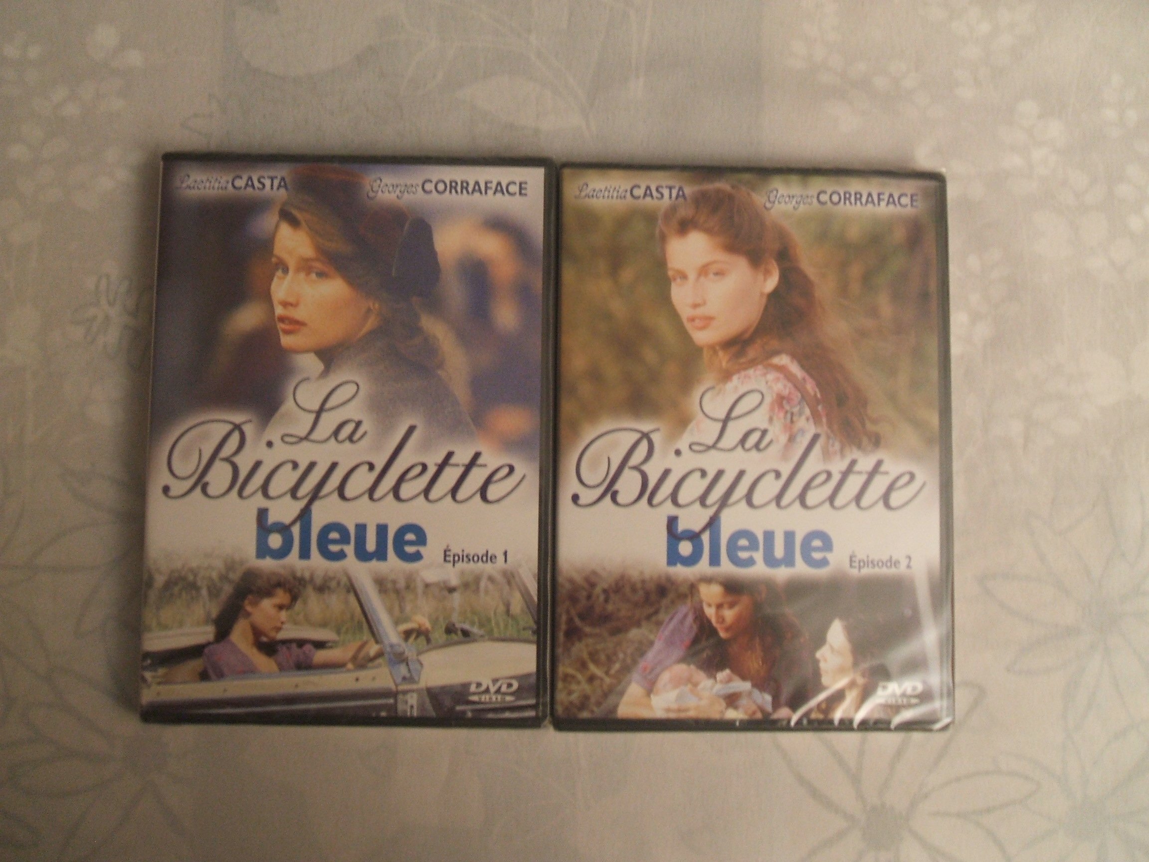 La Bicyclette bleue : L'Intégrale en 2 DVD: Amazon.ca: Films et séries