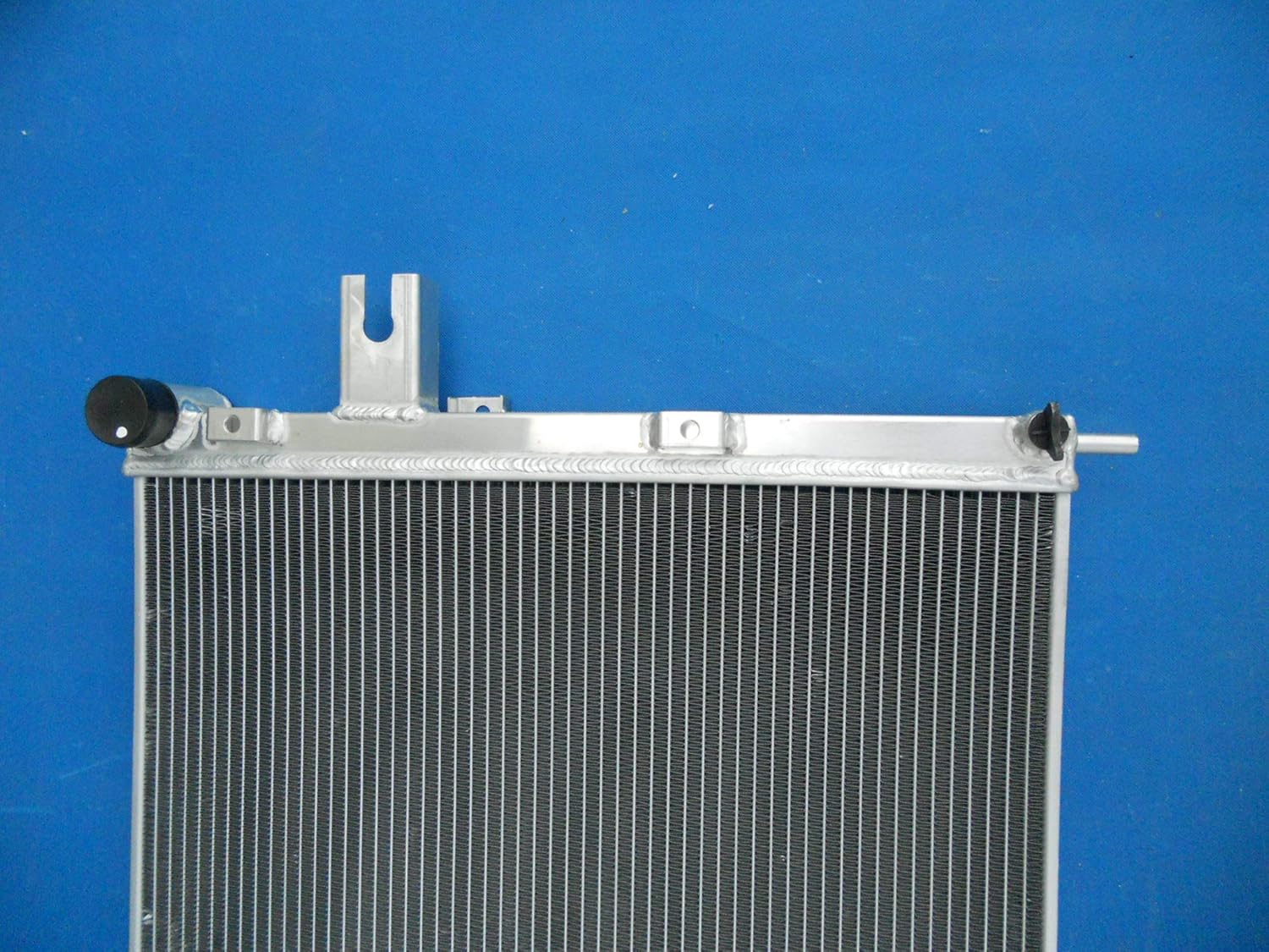 3 Row For 1999-2004 Jeep Grand Cherokee 4.0L L6 CU2262 8012262 432614 Aluminum Radiator AT Limited 4WD AWD RWD 6Cyl 1999 2000 2001 2002 2003 2004