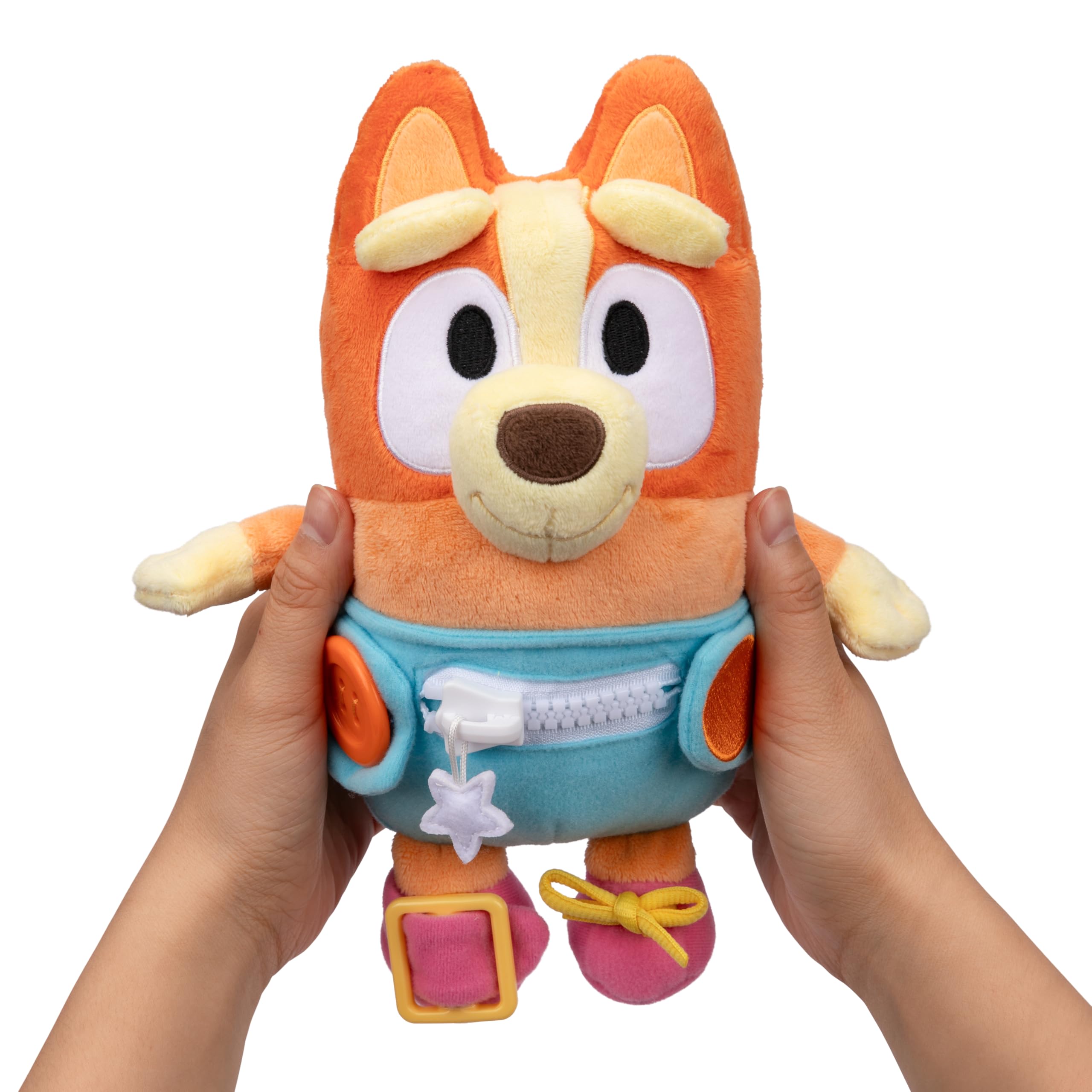 Bluey Bingo Bebé para Vestir y Jugar: Practica Las Habilidades motoras Finas vistiendo a Bingo Bebé, un Peluche Supersuave de 25,4 cm con Botones, Cremallera, Hebilla y Cordones