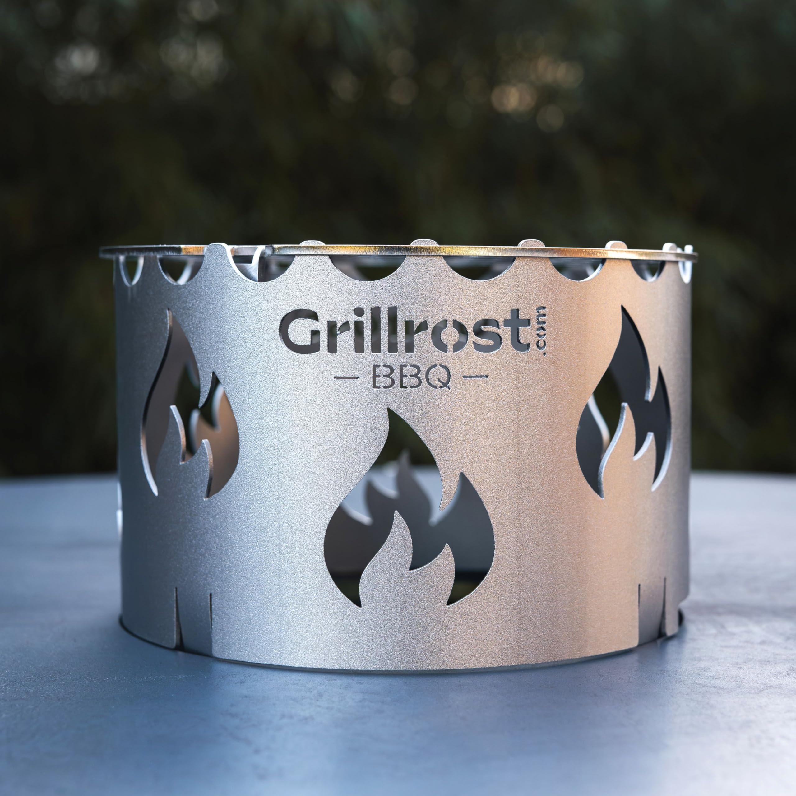 Grillrost.com Das Original Edelstahl Wokaufsatz | Krone für alle Feuerplatten mit 20cm Feuerloch mit Flammendesign