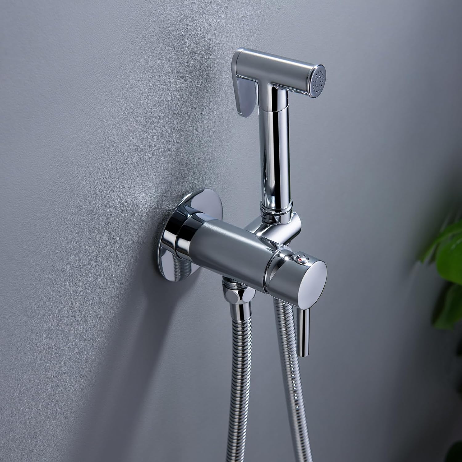 Bidet Sprayer, Douche Spray, Hot and Cold Embedded Jet Spray for Toilet, Brassy Handheld Bidet Sprayer with 1.5m Hose, Circular Toilet Bidet Sprayer for Bathroom and Feminine Wash