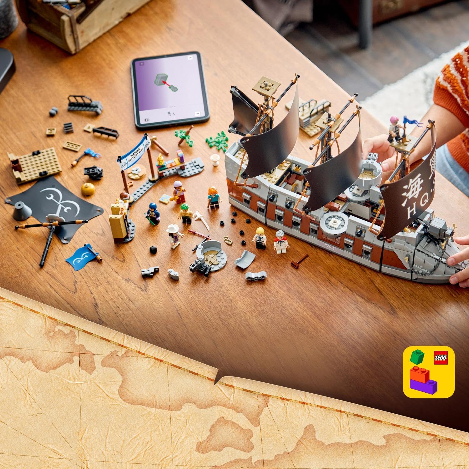 LEGO ONE PIECE Garps Marineschlachtschiff - Boots Modellbau mit 8 Minifiguren inkl. Zoro, Lysop und Nami - Kinderzimmer Deko - Geschenk für Jungen, Mädchen und Fans ab 9 Jahren - 75646