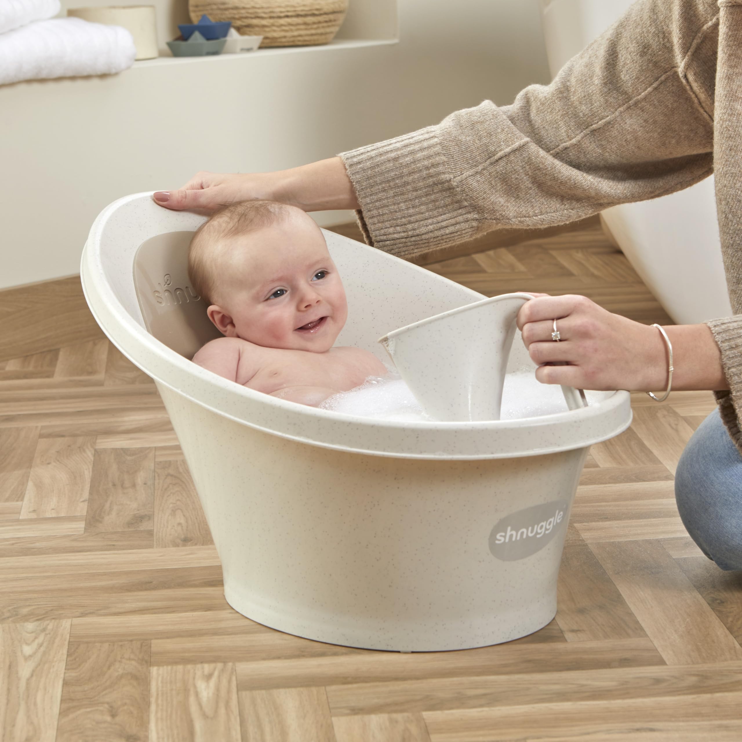 Shnuggle Eco Bath Rinse Cup | 98% recycelter Kunststoff | Baby Bad & Neugeborene Essentials | No Tears Shampoo Rinser Jug & Hair Wash Cup | Baby Shampoo & Kleinkind Badezeit Must Have