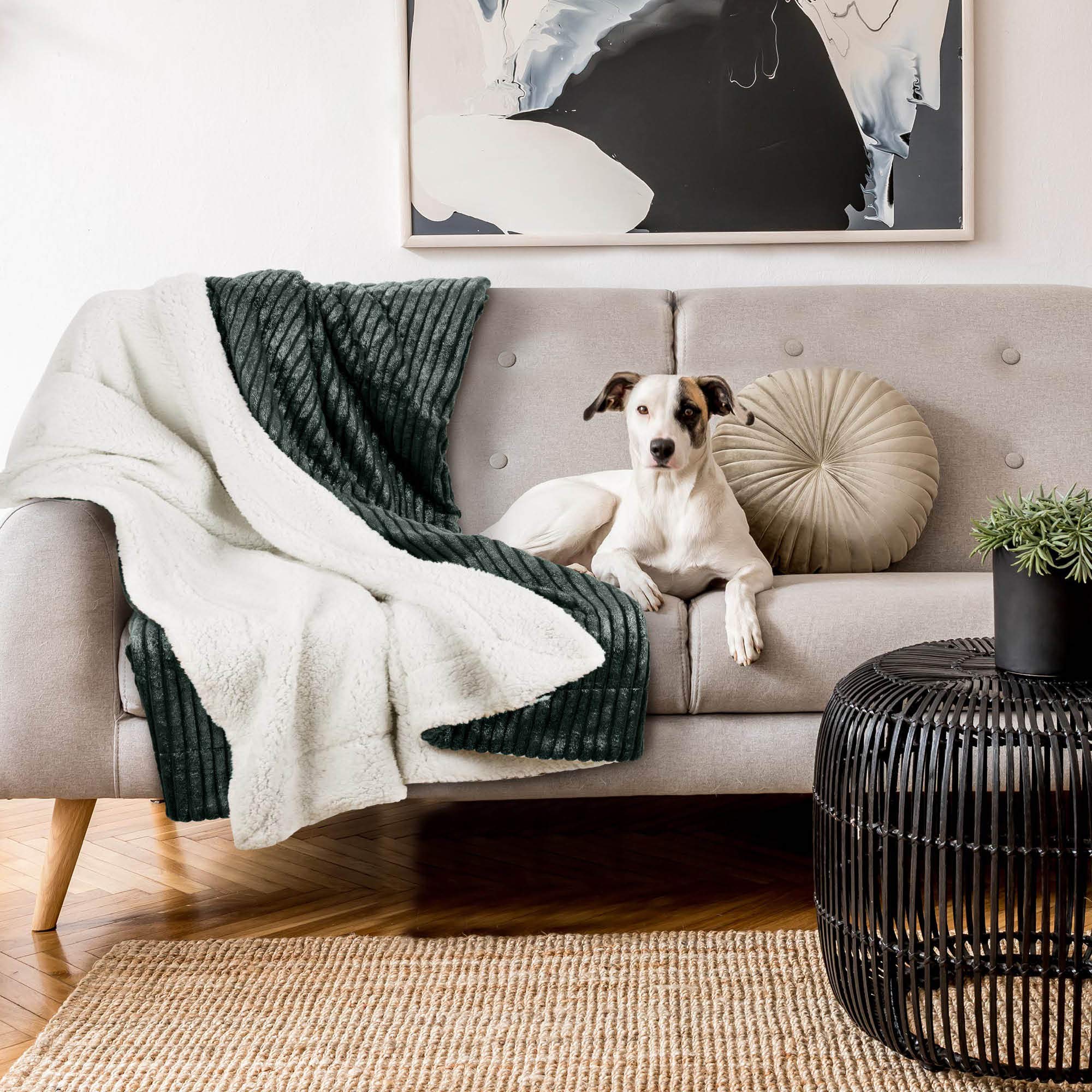 Beautissu Manta Sherpa de Sofá Polar Gruesa de Invierno Cubre sofá XXL Piel | 220x240cm negro mimosa acogedora con aspecto de cordero y efecto brillo mullida borreguito Elisa