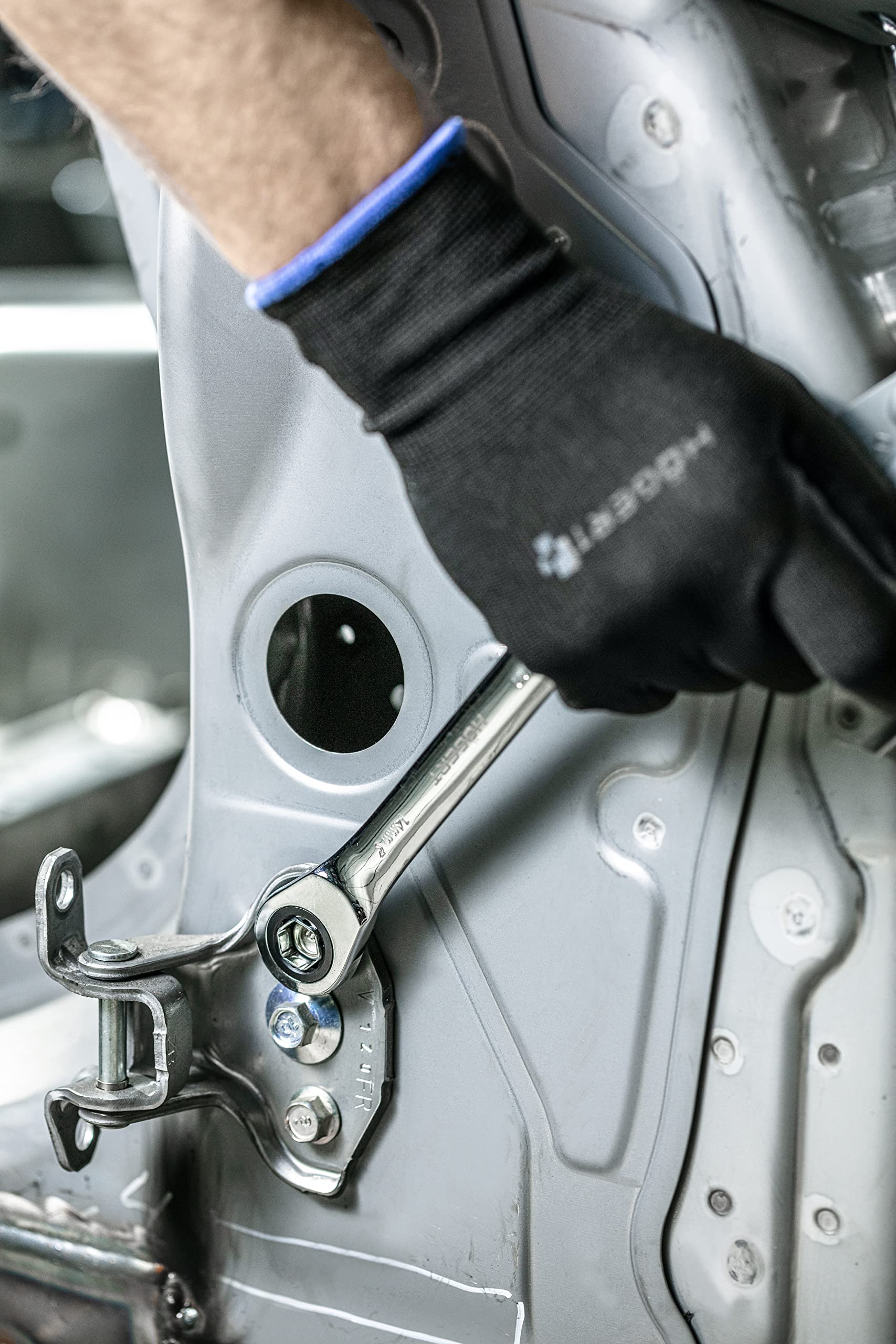 Högert Technik -Werkzeugsatz - Ratschenringschlüssel mit Steckschlüssel aus Chrom-Vanadium Legierungsstahl gefertigt - Ringmaulschlüssel mit Ratsche, Sechskant-Steckschlüssel, TORX-Aufsätze