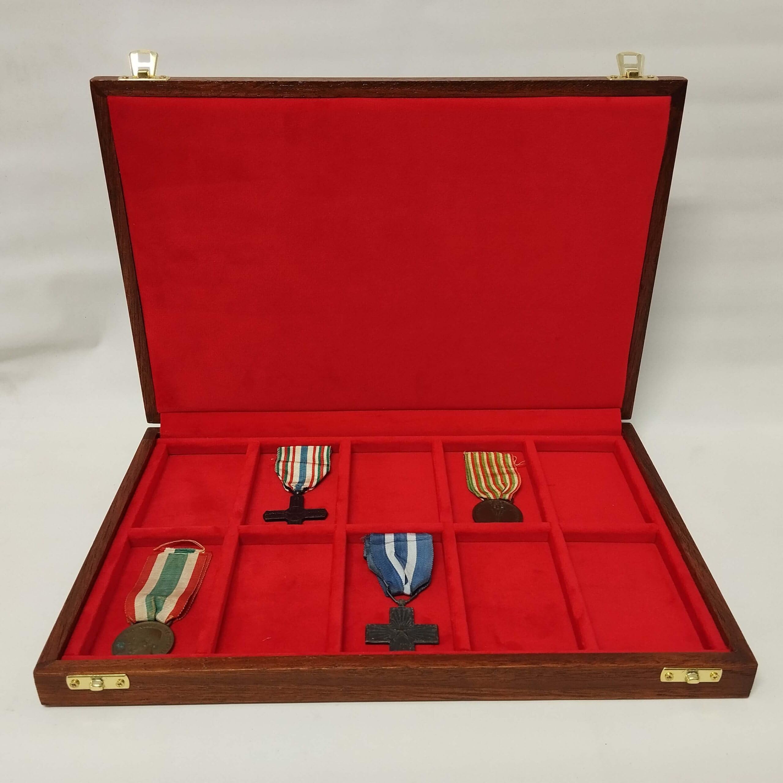 Medaillen Box für 2 Medaillen oder Ringe – Personalisierbare Holzvitrine, Gravur möglich, Handarbeit aus Italien