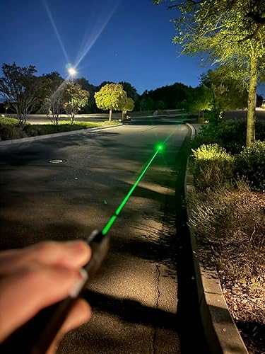 Miniatura 5 de IVVTRYI Largo alcance de alta potencia táctica de haz verde linterna puntero láser recargable USB puntero láser juguetes con tapa de estrella