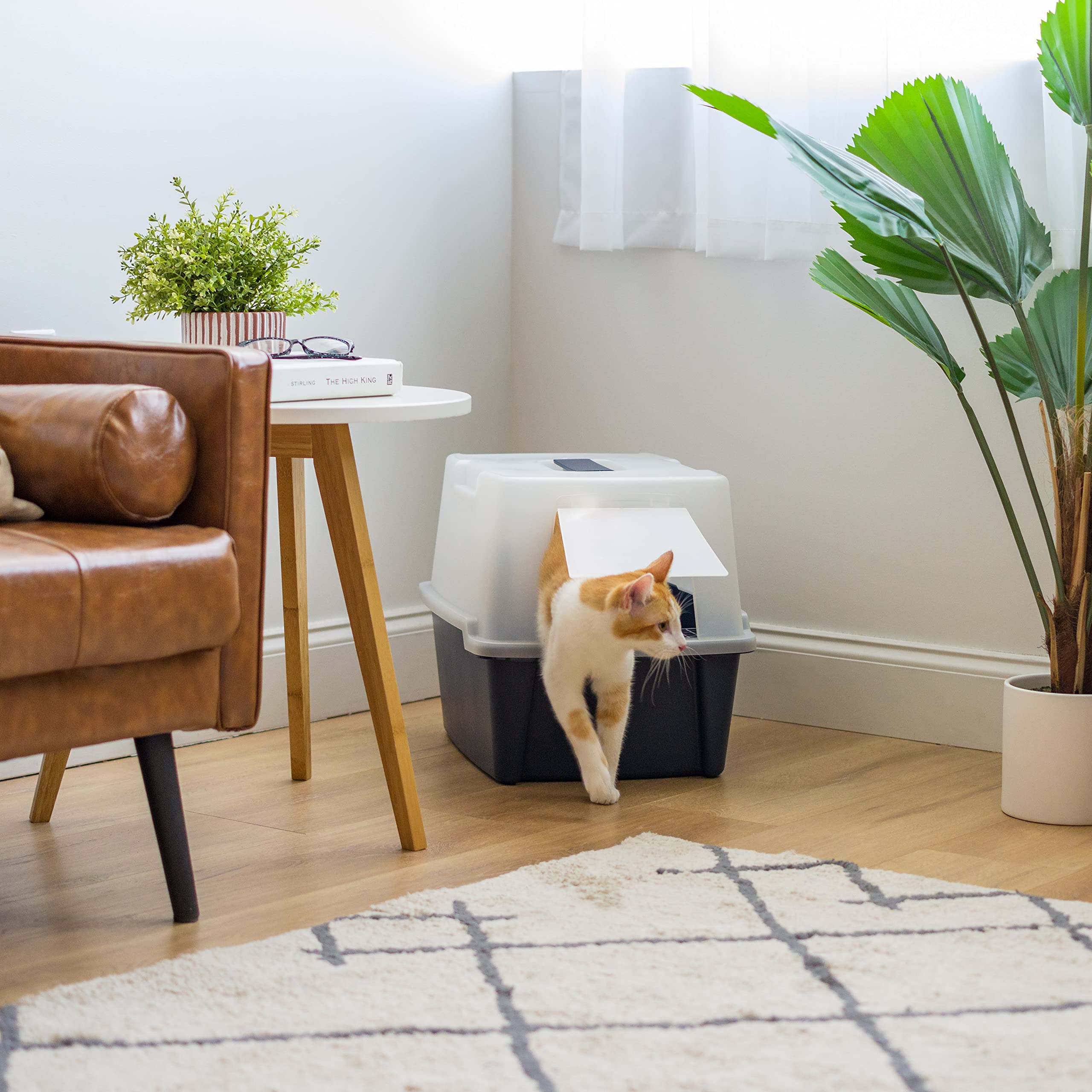 IRIS USA Cat Litter Box, Litter Box Enclosure with Scoop and Front Door Flap, Covered Kitty Litter Box for Privacy, Portable, Easy to Clean, Navy - image 5
