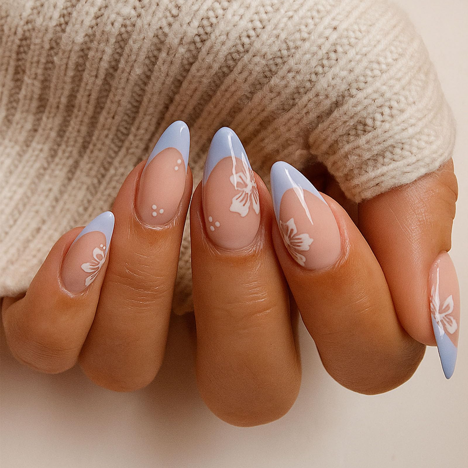 Almond-Shaped Glossy False Nails With Blue French Tip Floral Art - Image 4