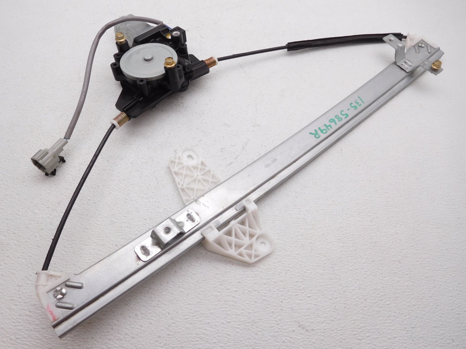 Amazon.com: Nissan 82720-ZV50A, Window Regulator : Automotive