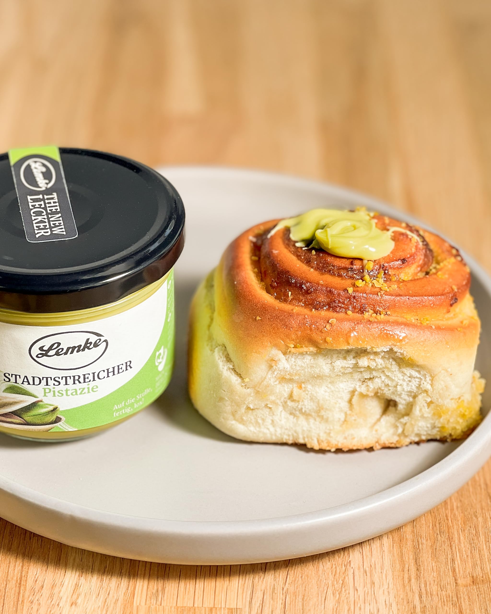 Lemke Stadtstreicher Crema di pistacchio - Crema di pistacchio spalmabile - Gusto finissimo da 18% di pistacchi (8 X 325g)