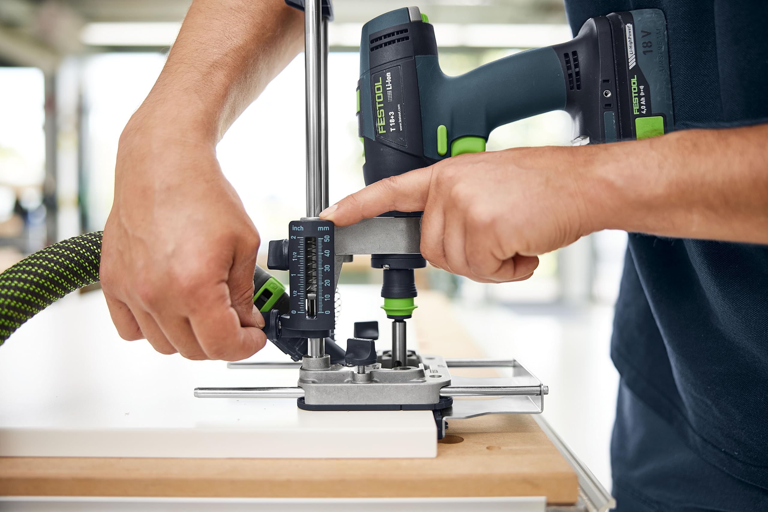 Festool Mobiler Bohrvorsatz MB 40-Set | Robustes Bohrgestell mit Tiefeneinstellung bis 50mm, CENTROTEC-Futter, Spanabsaugung & Systainer SYS3 M 187