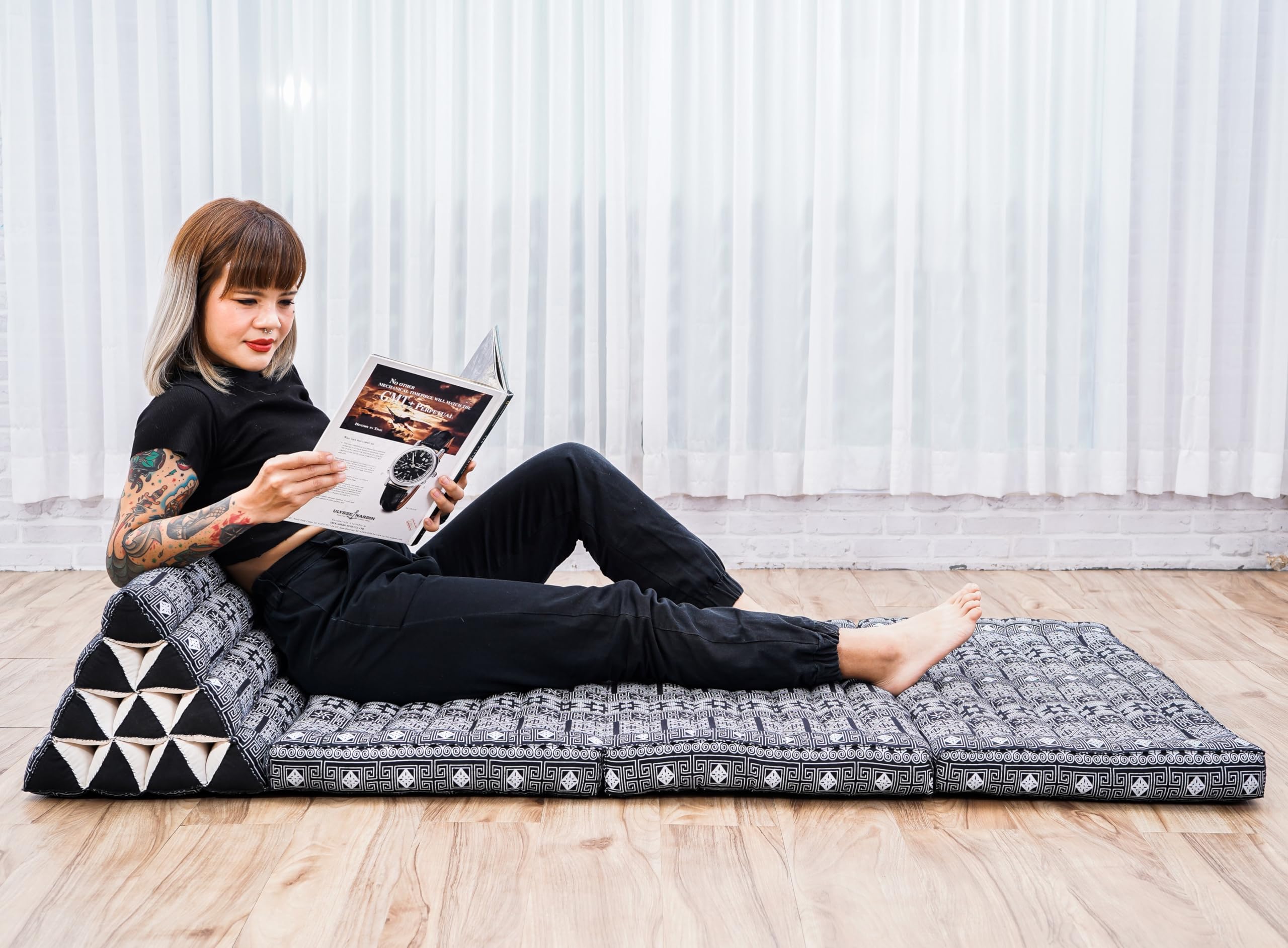 Leewadee 3-Fold Mat XXL with Triangle Cushion – Firm TV Pillow, Foldable Mattress with Cushion Made of Eco-Friendly Kapok, 67 x 31 inches, Black
