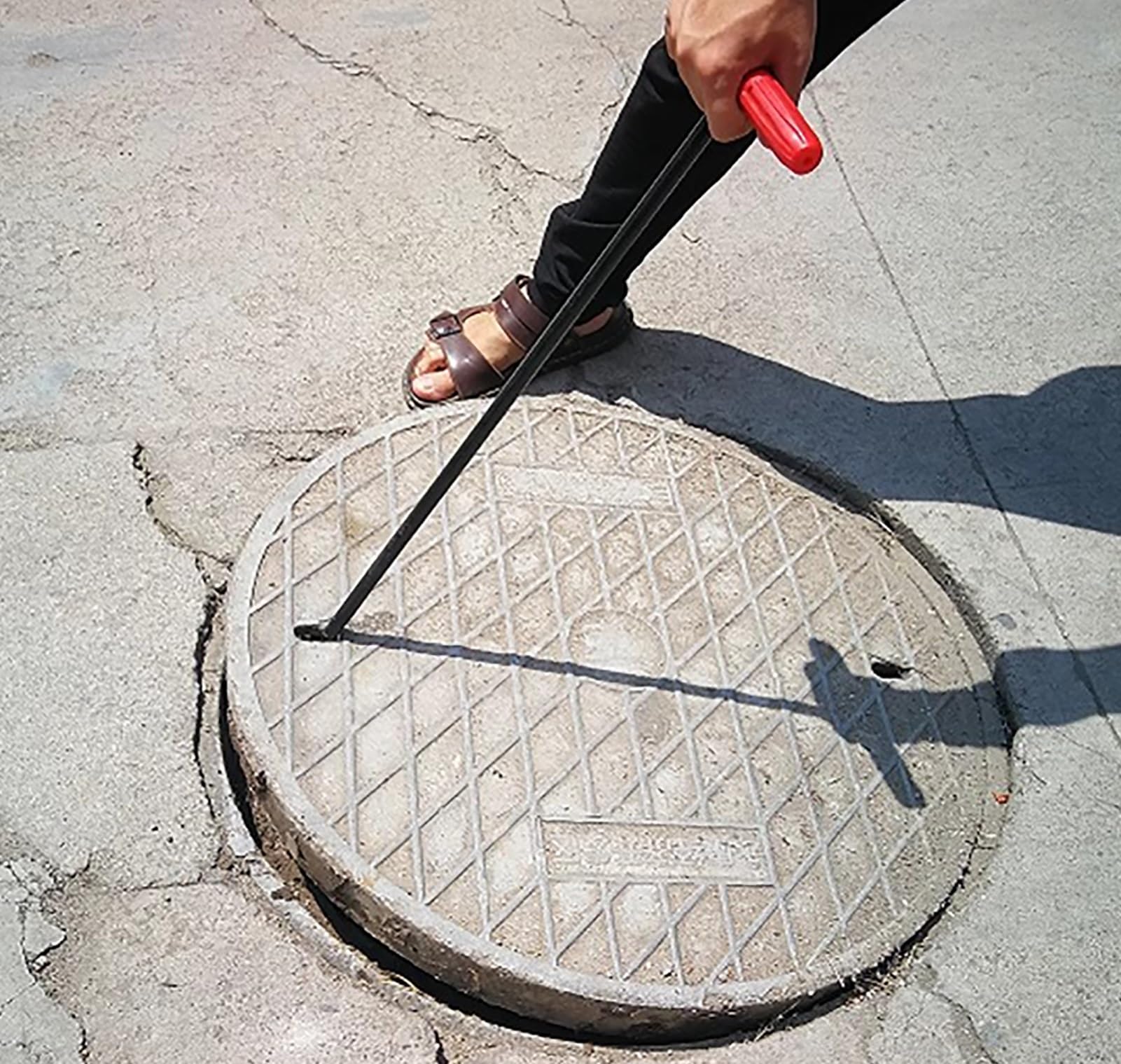 Oracra T- Lift Sewer Manhole Cover Hook - 2pcs, Heavy Duty Pulling Gully Drain Grate Hooks, Roller Trampoline Spring Tool for Gutter/Septic/Shutter Door (Size : 1/2