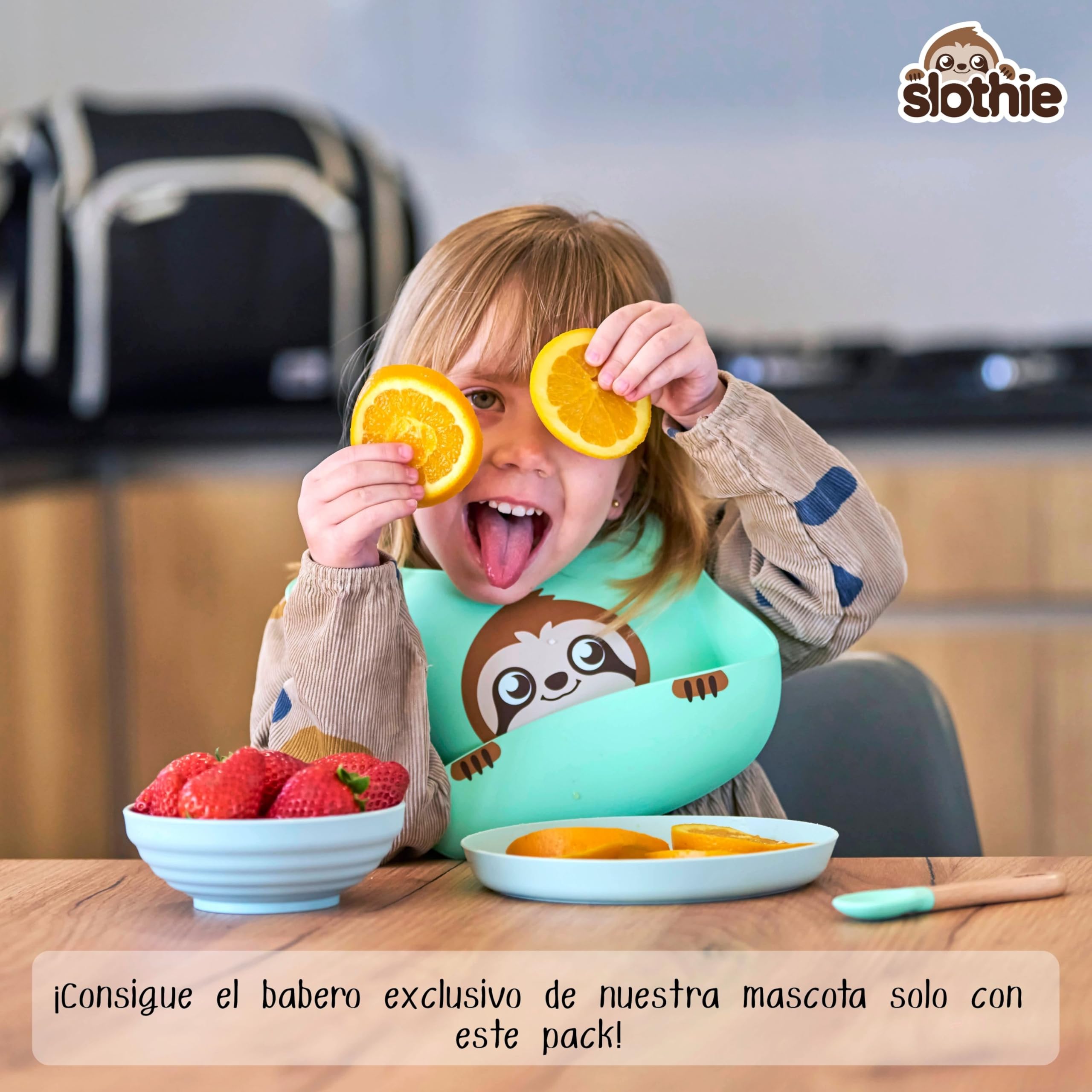 Slothie Trona Portátil para Bebé – Trona de Viaje Portátil para Comer, Asiento Elevador Plegable con Almacenamiento, Incluye Colgador Carrito y Babero de Silicona