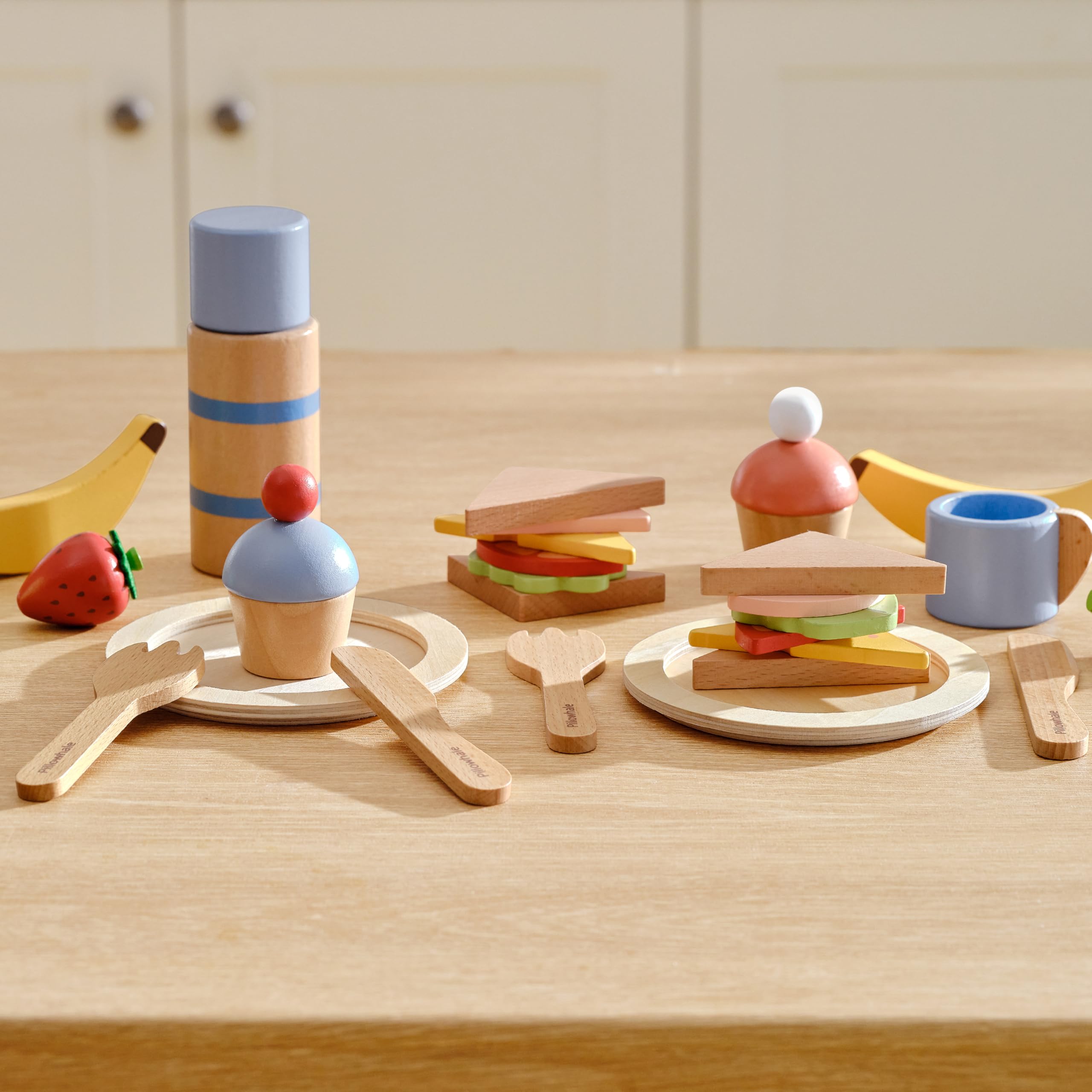 Juego de picnic de madera para niños, 30 piezas de juguete de comida con termos, sándwiches, frutas, utensilios, bolsa de transporte de lona y manta, accesorios de cocina de juego de 4