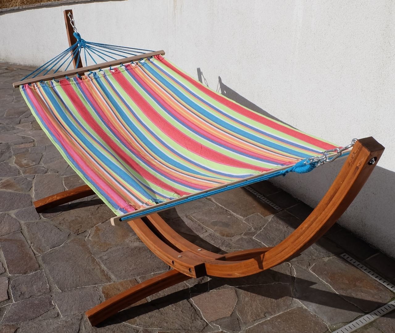 ALEOS. 320cm Hängemattengestell Caleta Hängematte mit Gestell aus Holz Lärche mit gestreifter Stabhängematte