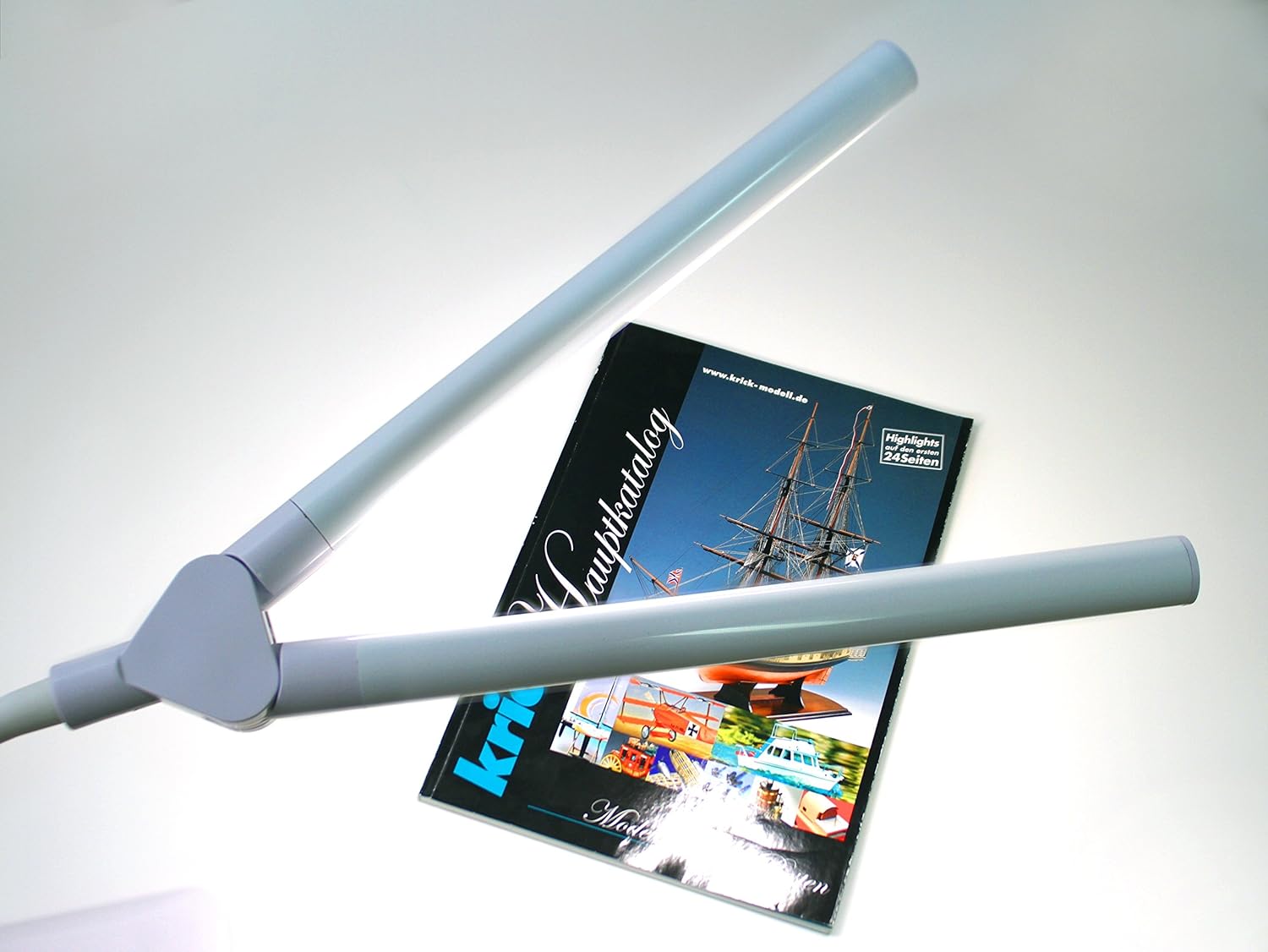 Frее Shірріng Ovеr $50 Daylight Company LLC UN1520 Daylight Duo LED Art & Craft Table Lamp-White