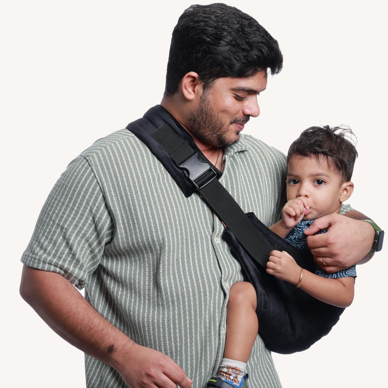 Snugs Ergonomic Baby Carrier | Luxe Edition | Toddler carrier | Sling carrier | Breathable and Lightweight Fabric | Adjustable Straps | Suitable for 8 Months to 4 Years | Supports Up to 20 Kg (Jet Black)-image-21